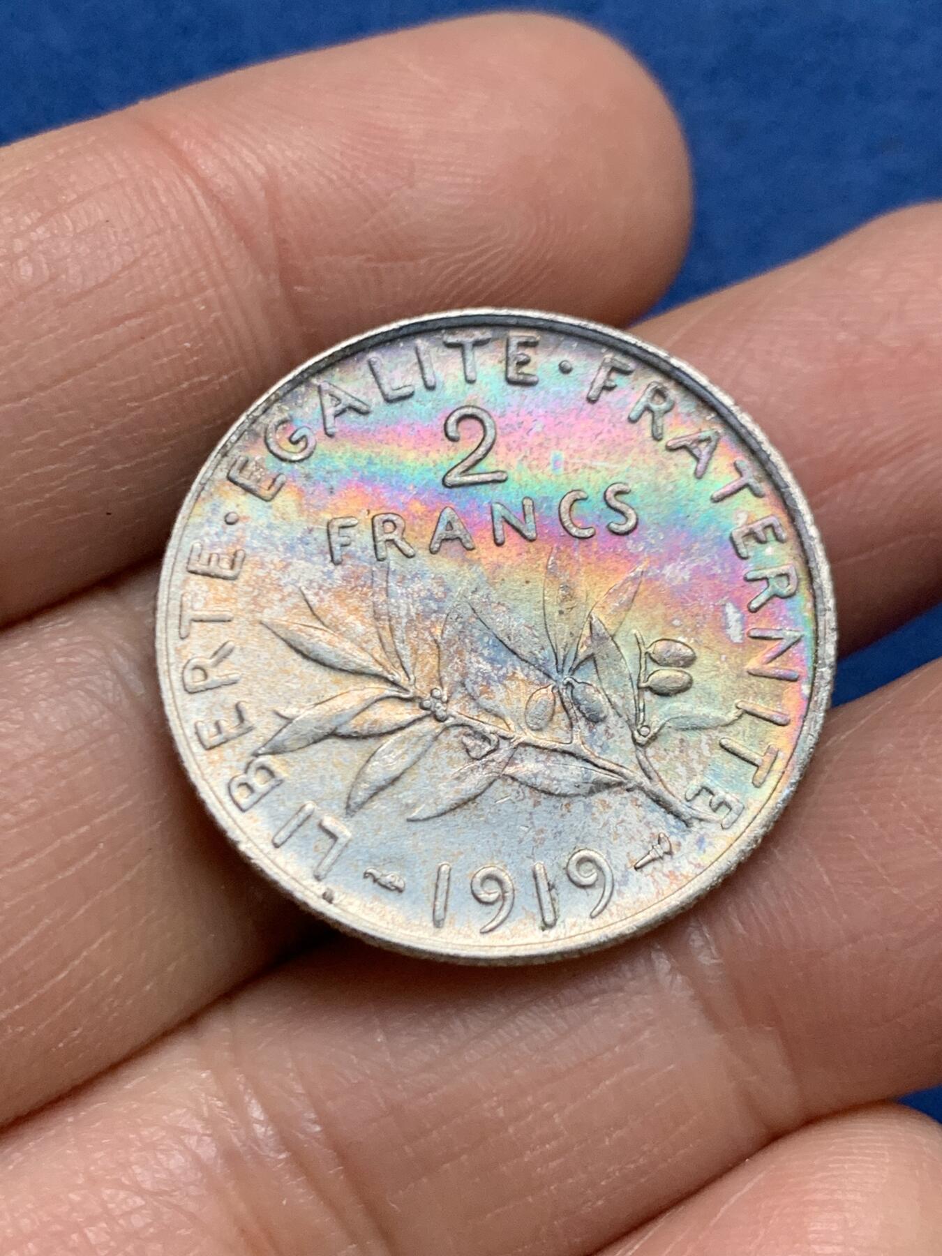 《竞宝斋》第461场 周日，周一，2场连拍 （全场包邮）欢迎送拍 法国1919年播种女神2法郎银币 绝美五彩 细节见图