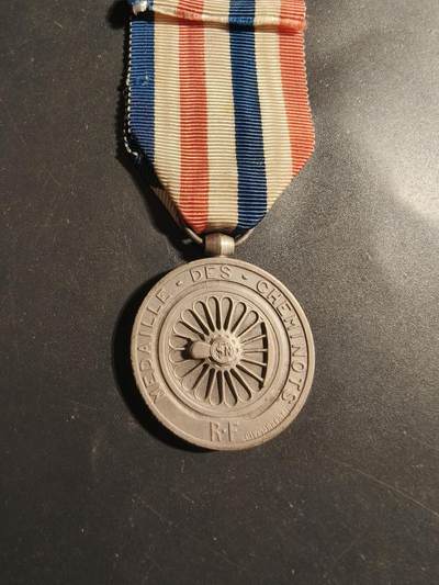 老王徽章第179期 - 法国银级铁路服务奖章    1953年实发