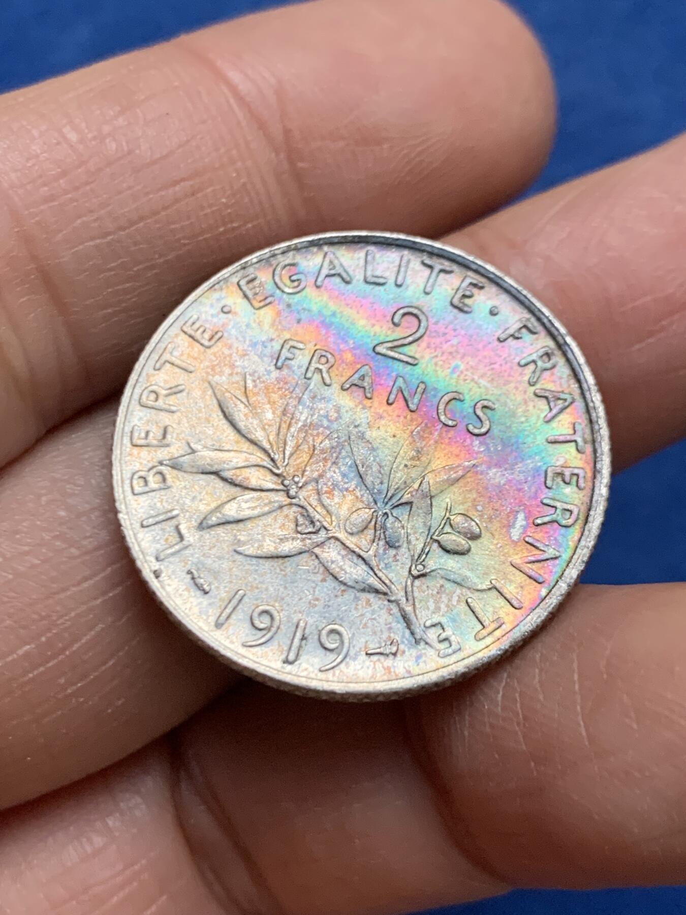 《竞宝斋》第461场 周日，周一，2场连拍 （全场包邮）欢迎送拍 法国1919年播种女神2法郎银币 绝美五彩 细节见图