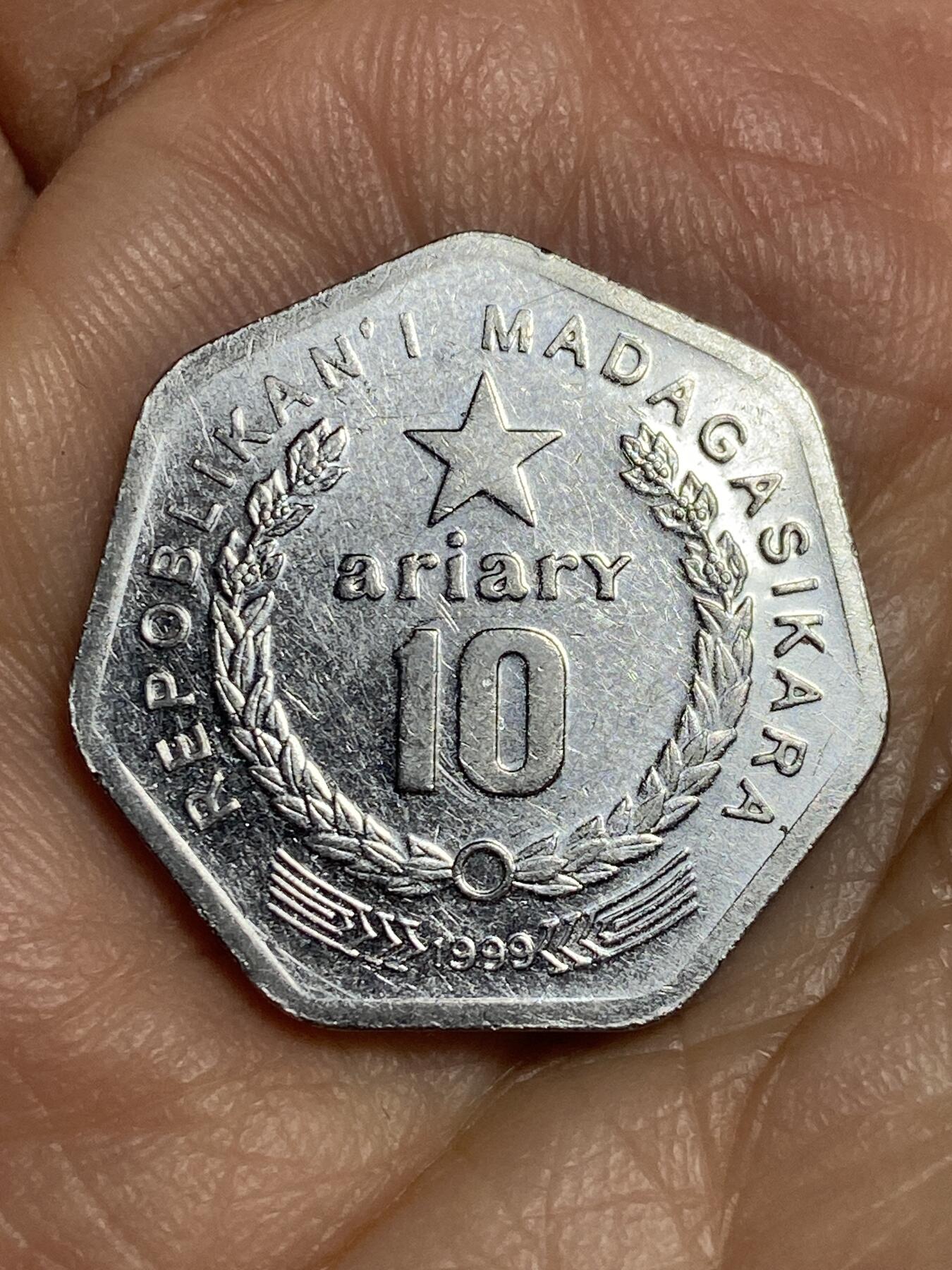 2026年第十五场(总第一百八十四场）外国好品散币场(免佣金) 马达加斯加🇲🇬1999年10法郎