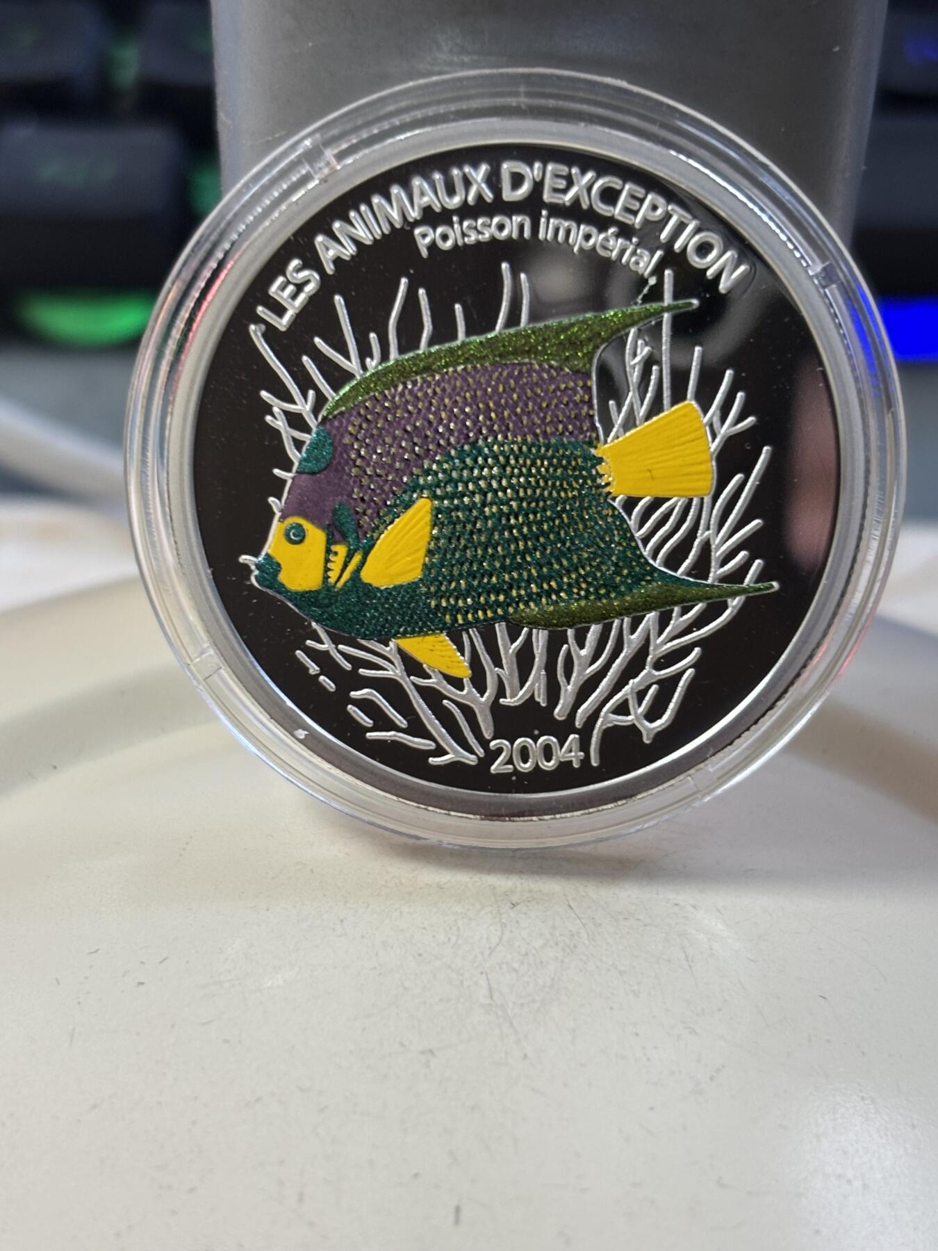 第189期拍卖 刚果2004年海洋动物系列国王鱼炫彩25克纪念银币，925银，发行5000枚