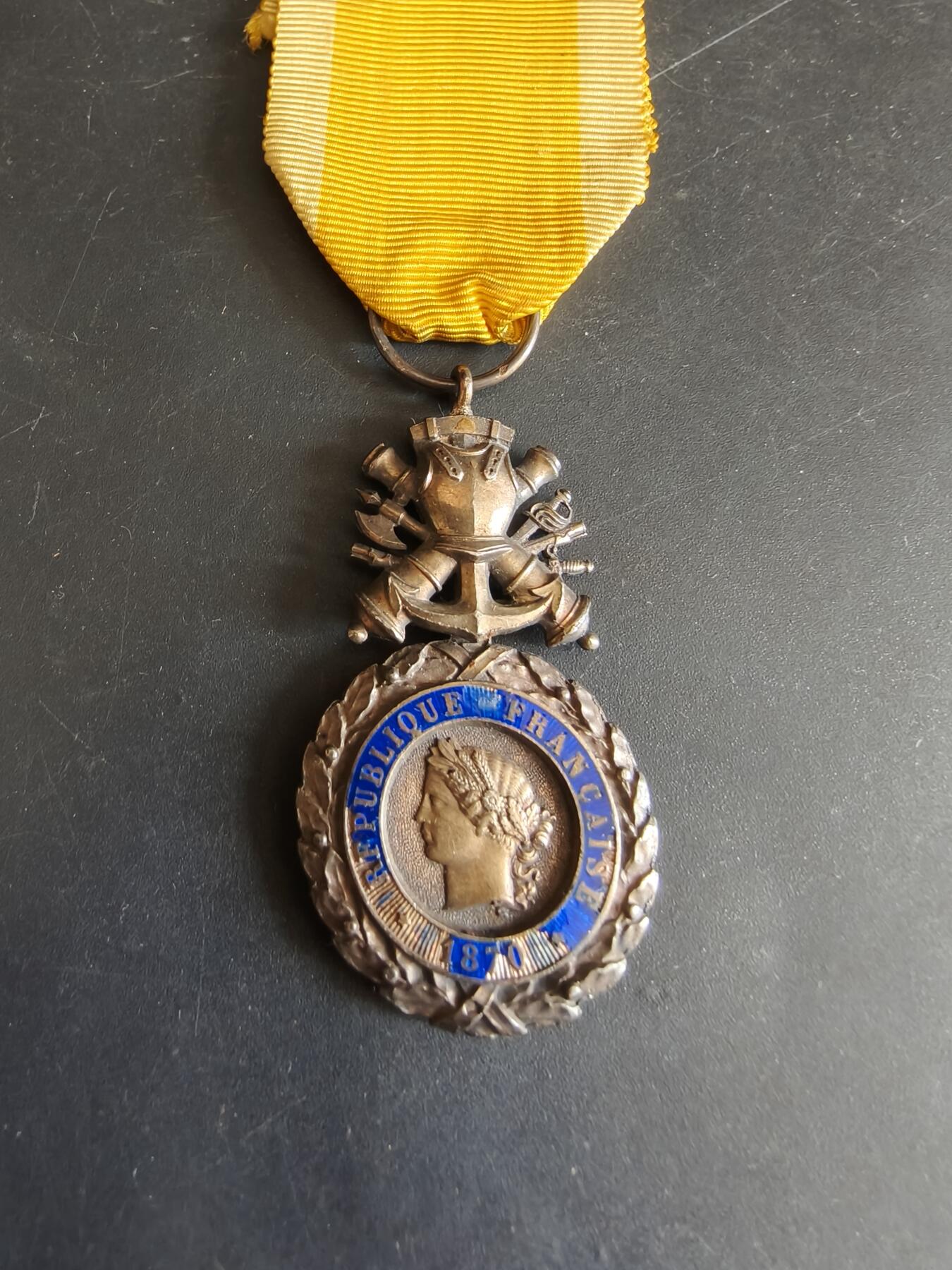 老王徽章第179期 法国军事奖章    三共时期     950银镀金珐琅     重量20.7g