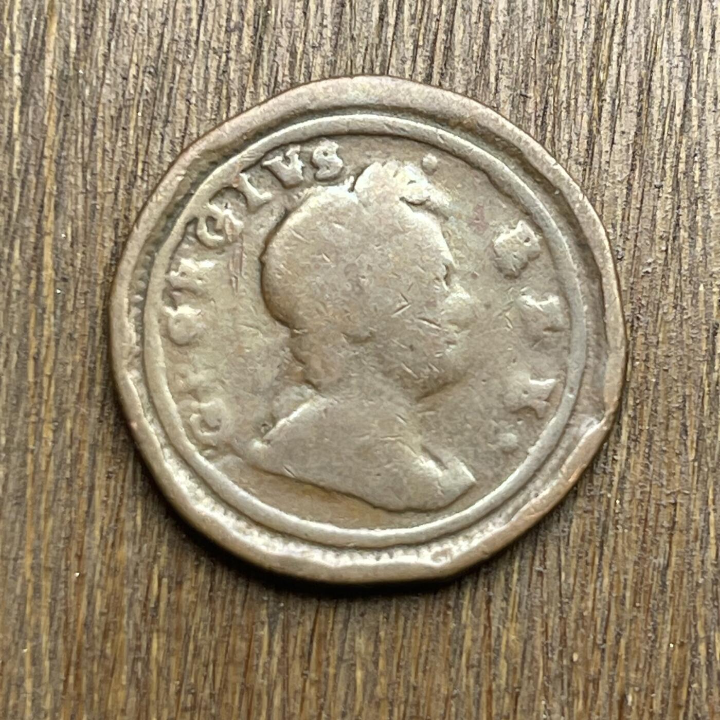 【铜匠收藏】★第140加场★精品老铜币 硬币专场 不寄存，200包邮。不满200元，支付5元运费。《接受代拍 代送NGC评级》 100【无寄存】1722 乔治一世 1法新 超过300年的 老铜币