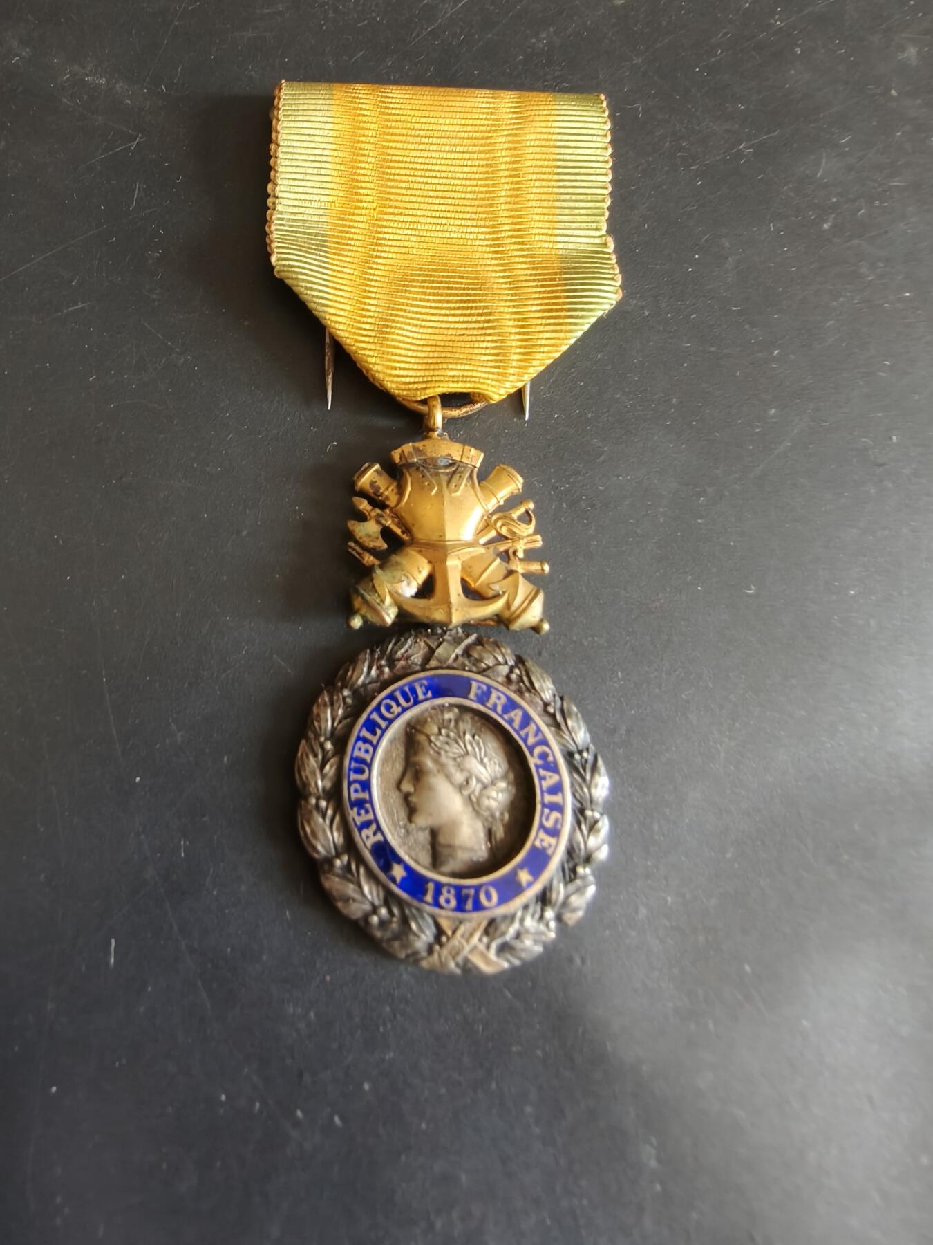 老王徽章第179期 法国军事奖章    三共时期     950银镀金珐琅     重量21.2g