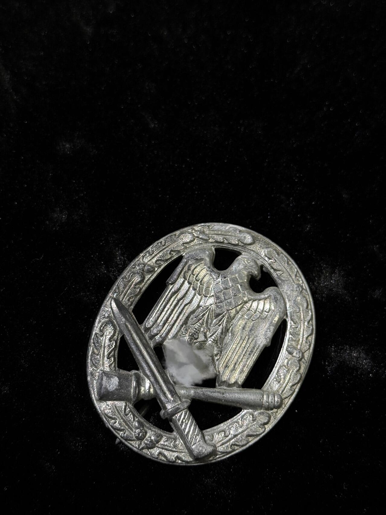 戎马世界章牌大赏第110期 德国普通突击奖章 锌制