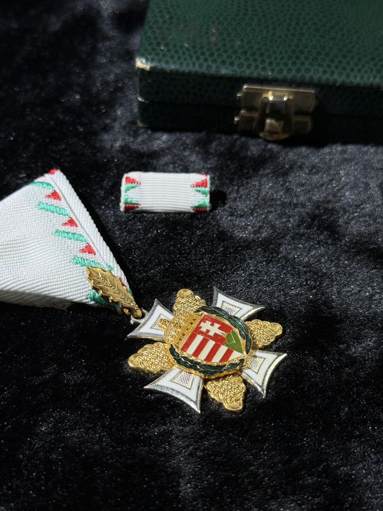 戎马世界章牌大赏第110期 匈牙利一级军官服役奖章