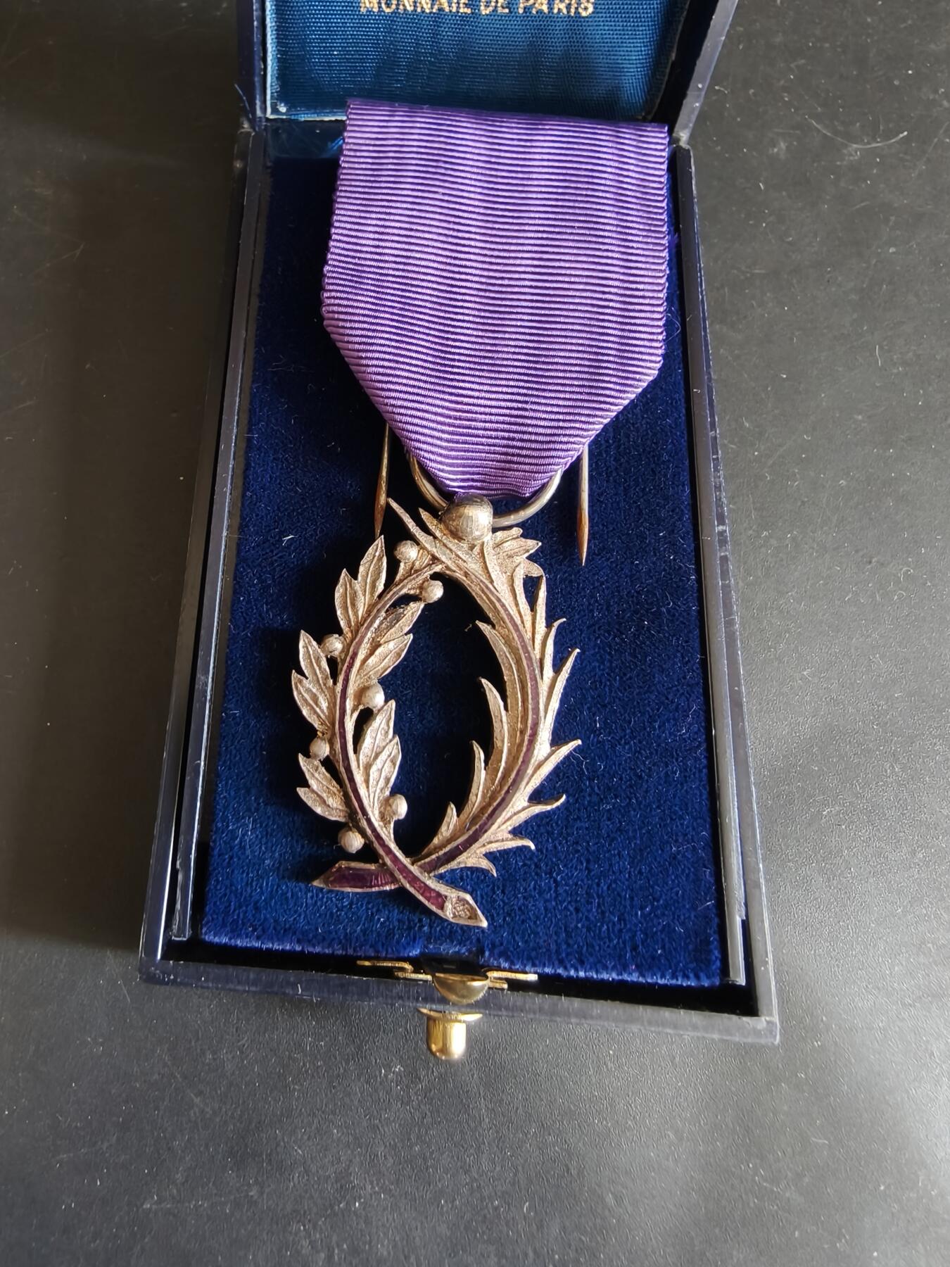 老王徽章第179期 法国骑士级棕榈叶勋章    原盒