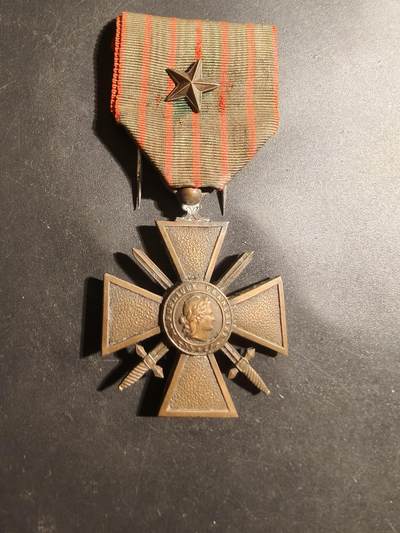 老王徽章第179期 - 法国1915版战争十字奖章   1颗铜星勋饰