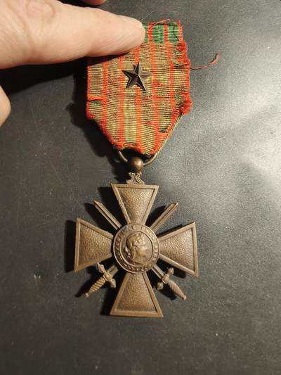 老王徽章第179期 - 法国1917版战争十字奖章    1颗铜星勋饰