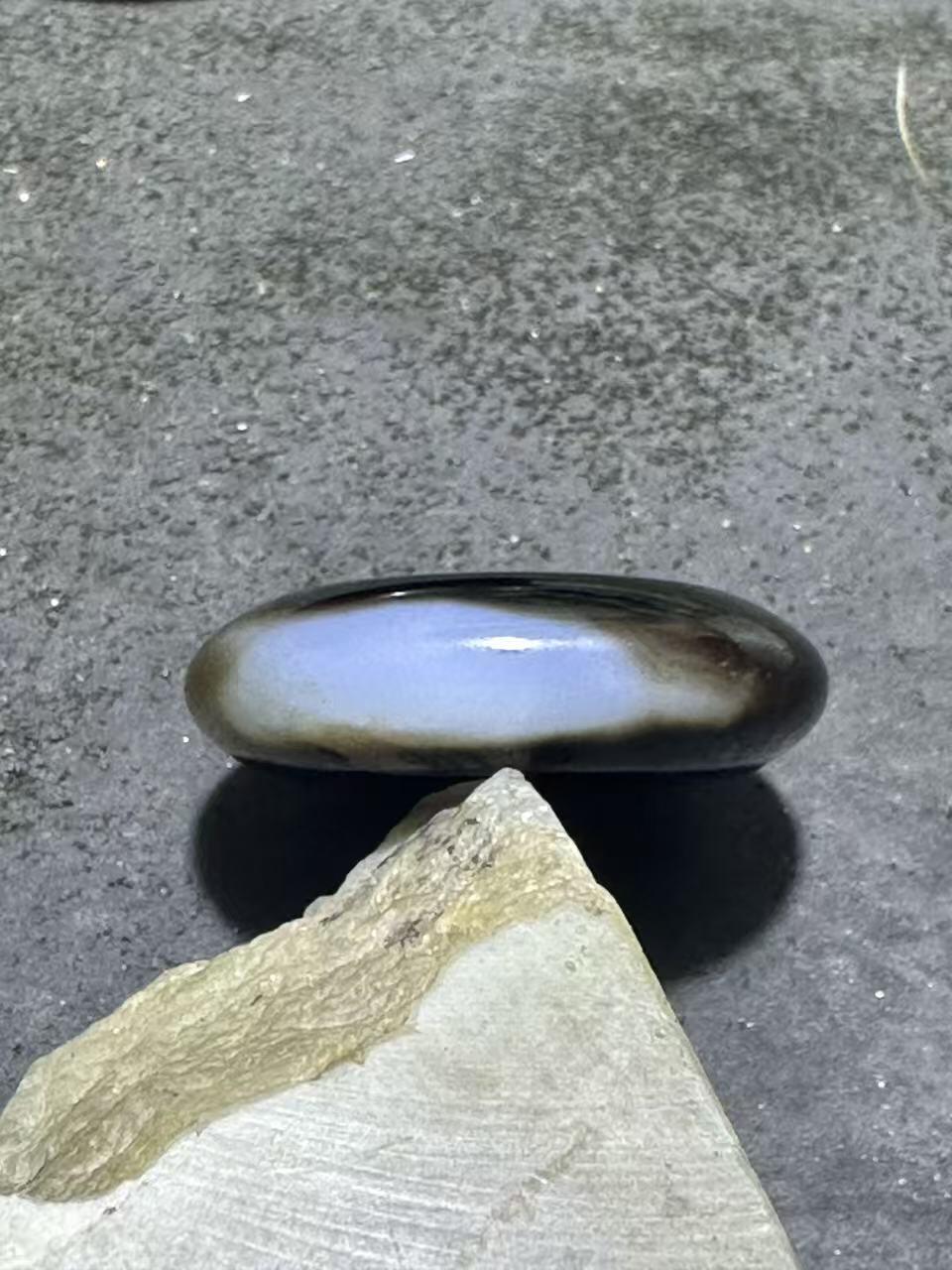 精美药师玛瑙平安扣一个，