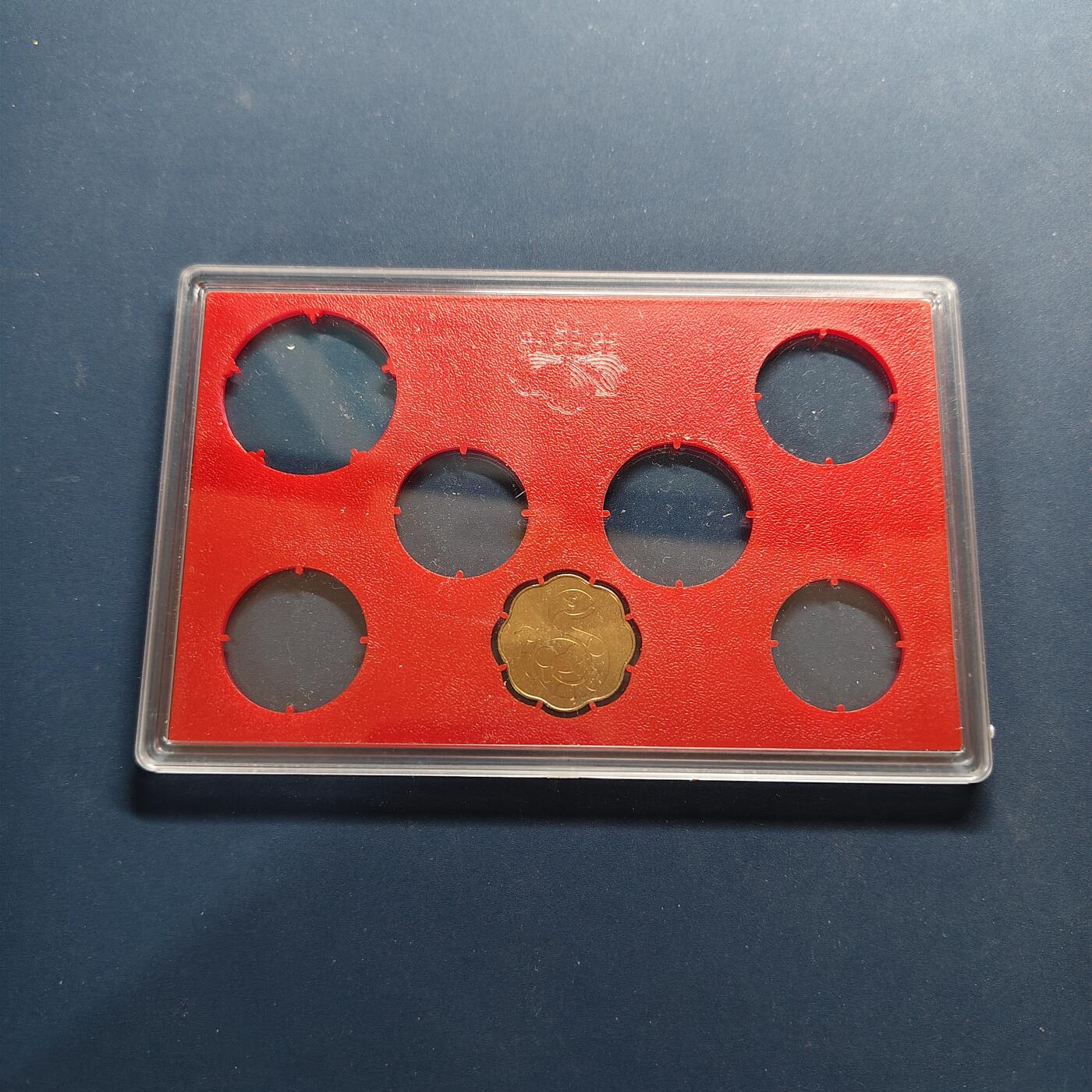 【全场包邮】纯粹捡漏拍498场-持续更新中 日本各类钱币一组-含一个带章原盒+早期带说明钱币3枚一组