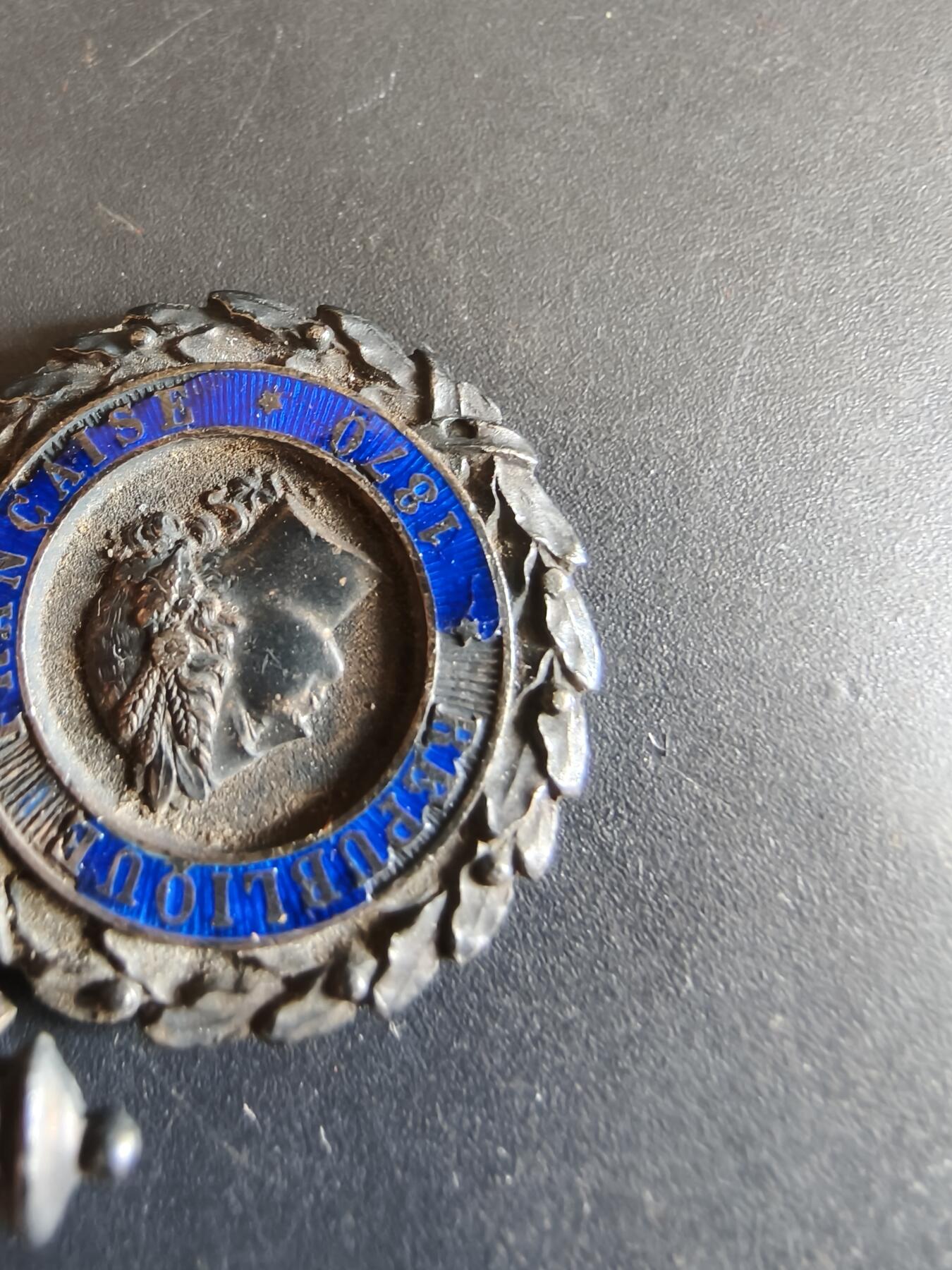 老王徽章第179期 法国军事奖章    三共时期     950银镀金珐琅     重量19.9g