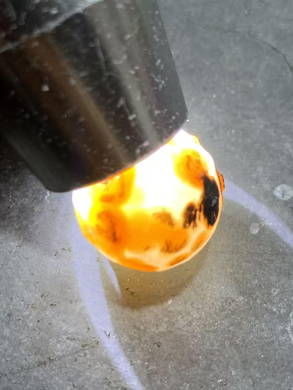 精美冰飘风化纹战国红玛瑙随形珠一个