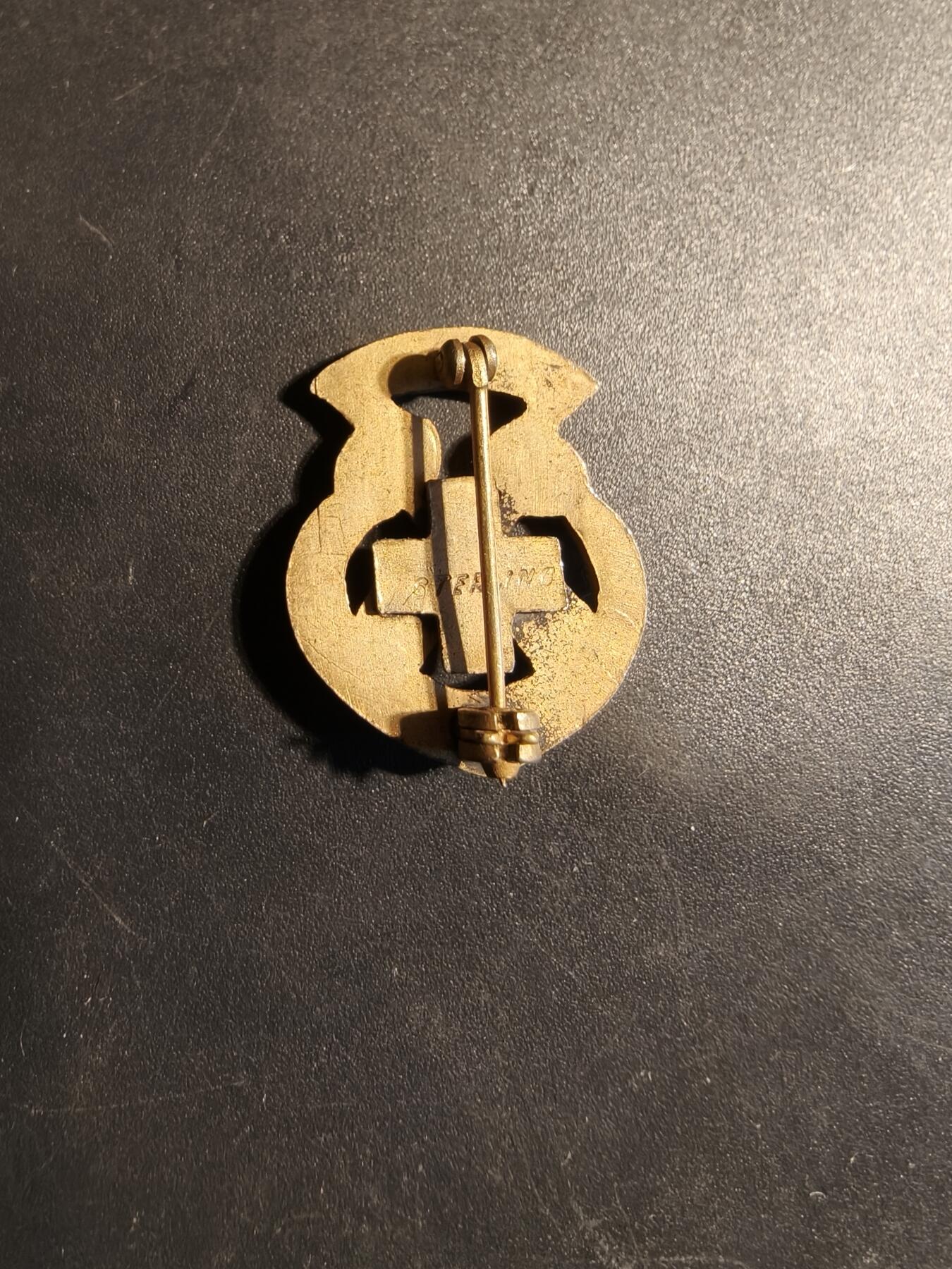 老王徽章第179期 美国二战海军辅助军团服役证章    925银镀金珐琅   3.2g