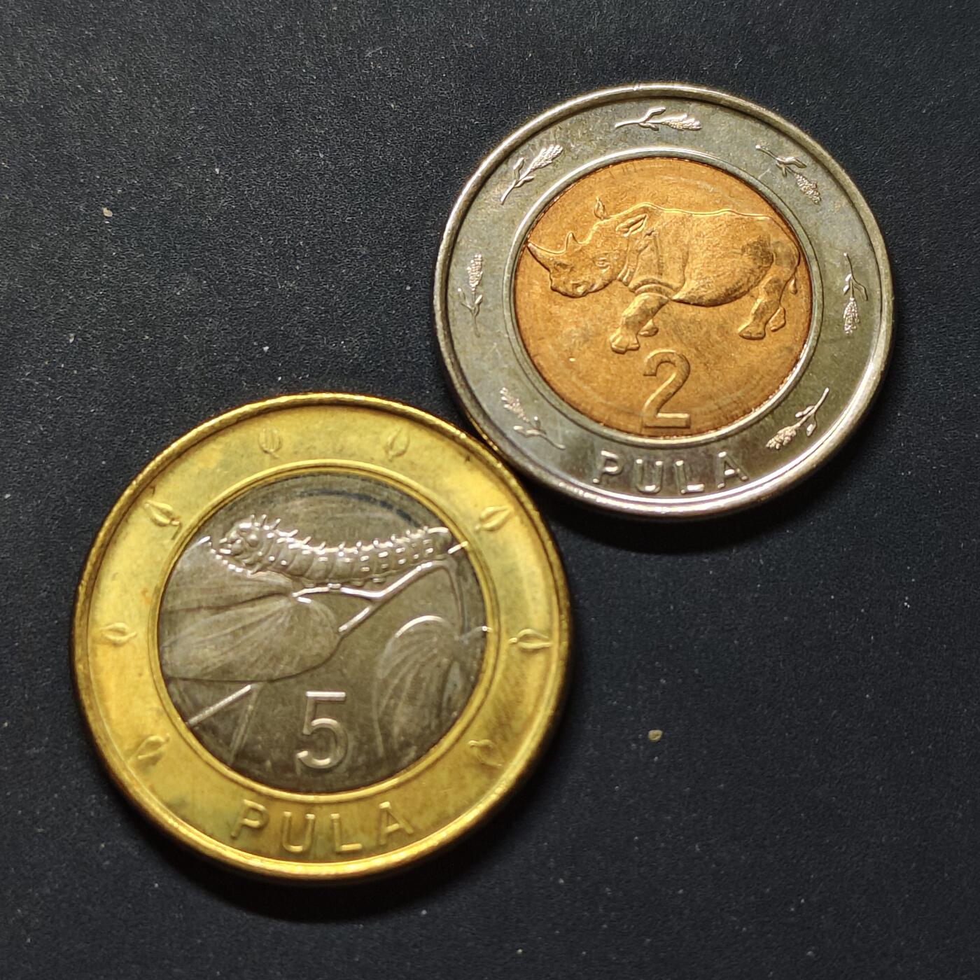 【全场包邮】纯粹捡漏拍498场-持续更新中 博兹瓦纳2013年2-5宝拉双色币2枚套币