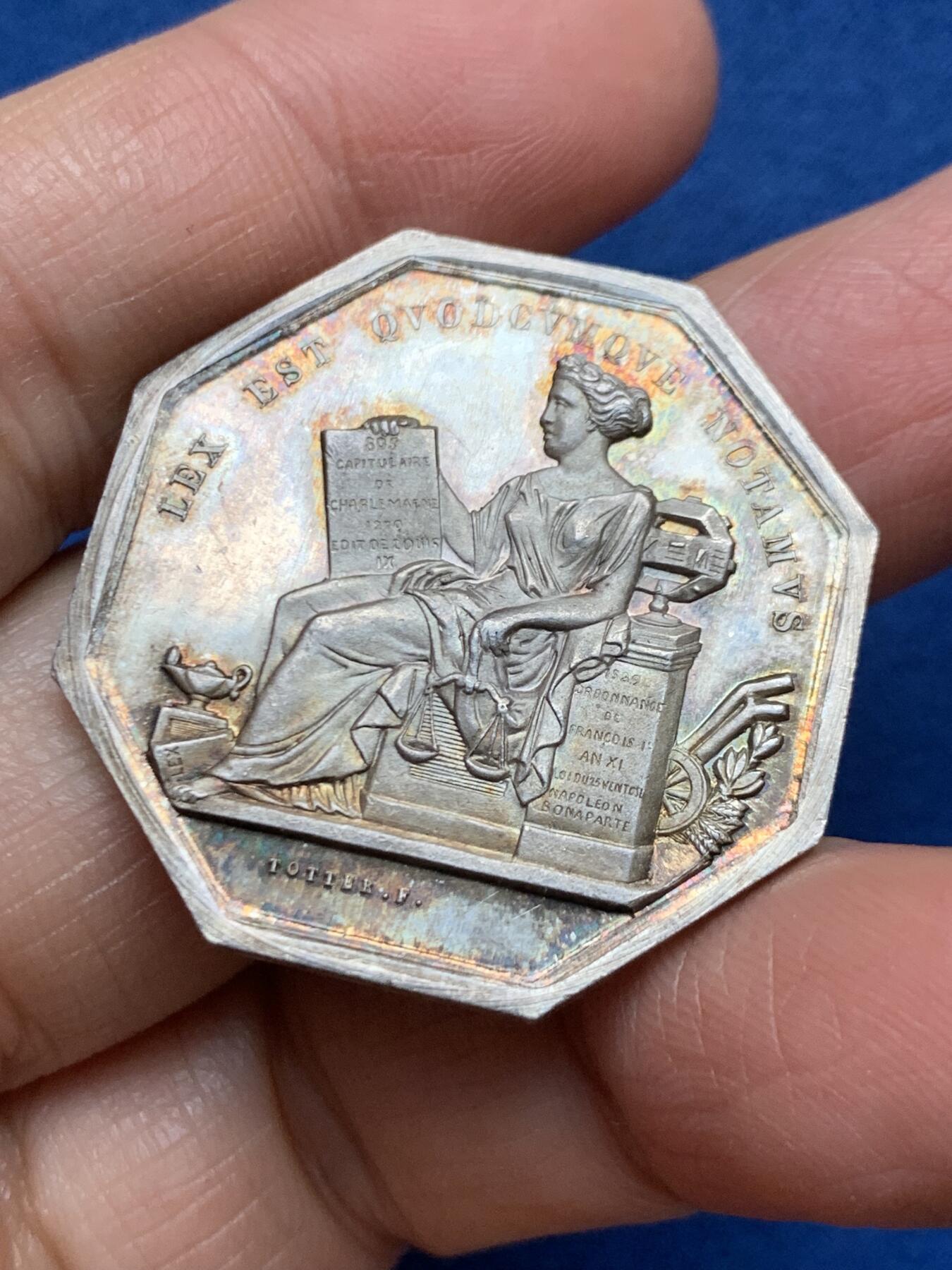 《竞宝斋》第461场 周日，周一，2场连拍 （全场包邮）欢迎送拍 法国鲁昂八角银质代币 蜜蜂银标 17.53克 33.3mm