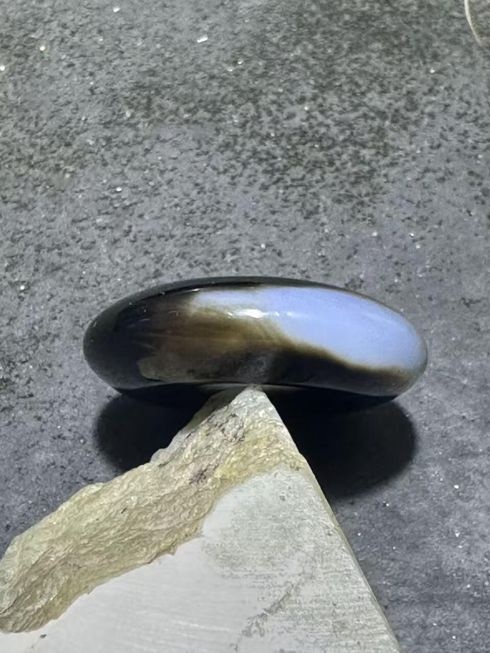 精美药师玛瑙平安扣一个，