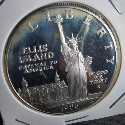 沼泽如烟--第974场 - 美国1986年一元精制币银币