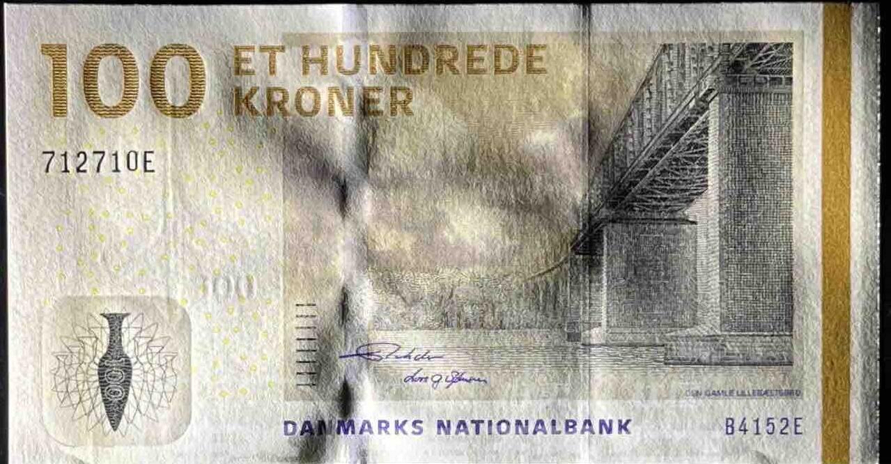 小福收藏拍卖第199期 裸钞场 本期有多张豹子号靓号 瑞士1000法郎 经典提香 毛里求斯首发年大全套 白俄罗斯5000000卢布 苏里南10000盾  爱沙尼亚  苏丹 西班牙 保加利亚 古巴等多国精美纸币 丹麦 2015年 100克朗unc