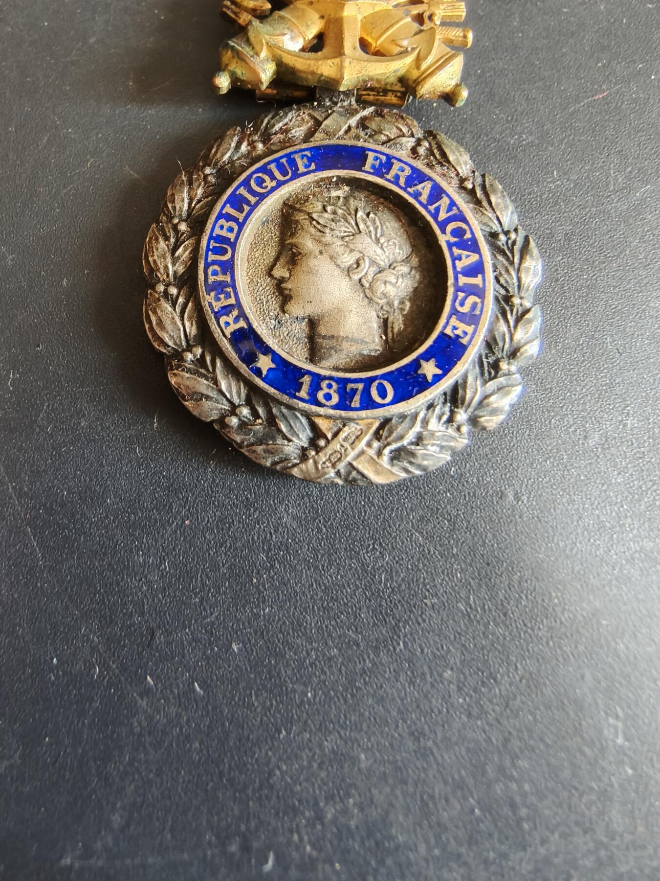 老王徽章第179期 法国军事奖章    三共时期     950银镀金珐琅     重量21.2g