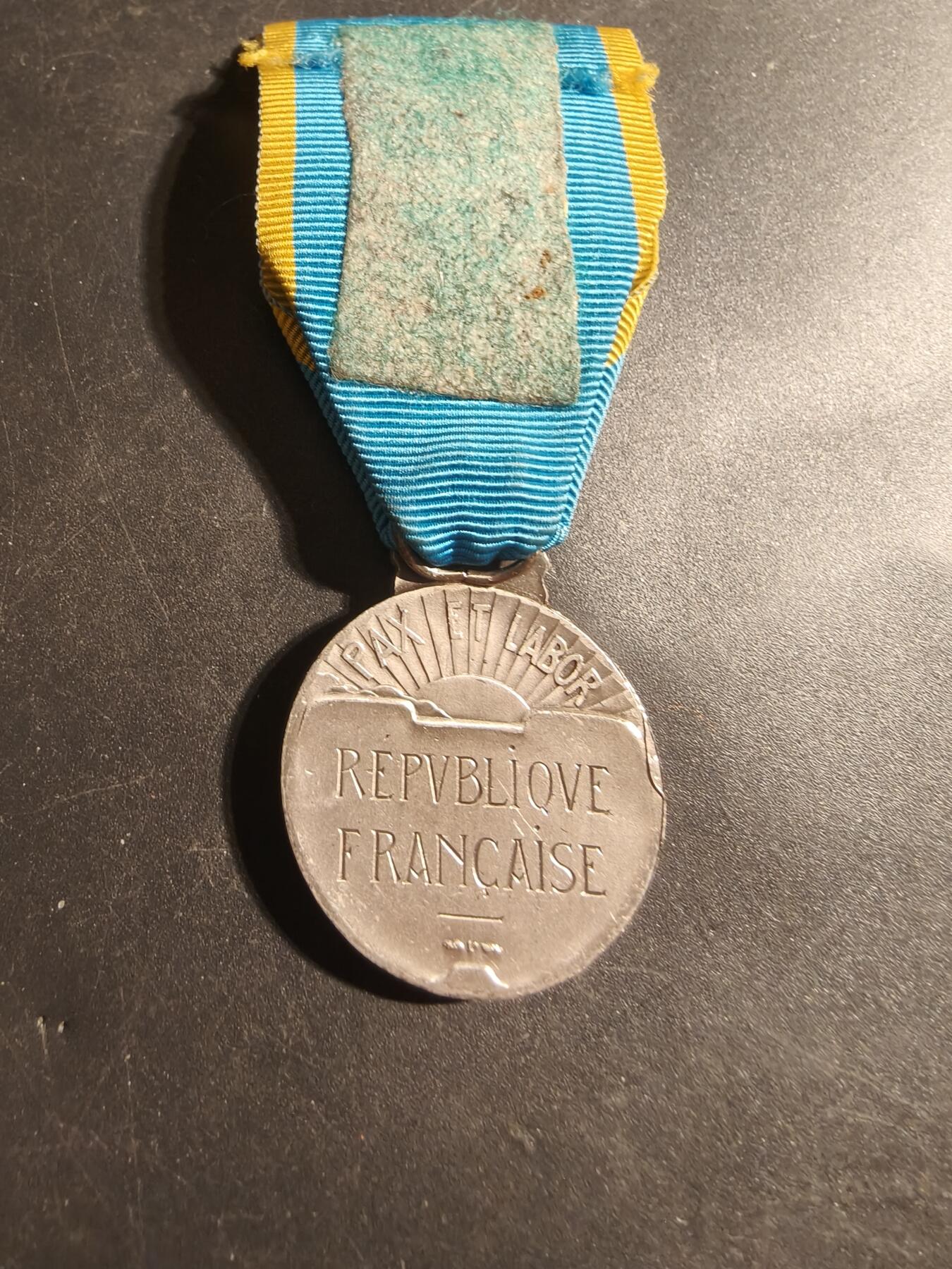老王徽章第179期 法国银级体育奖章    950银     16.7g
