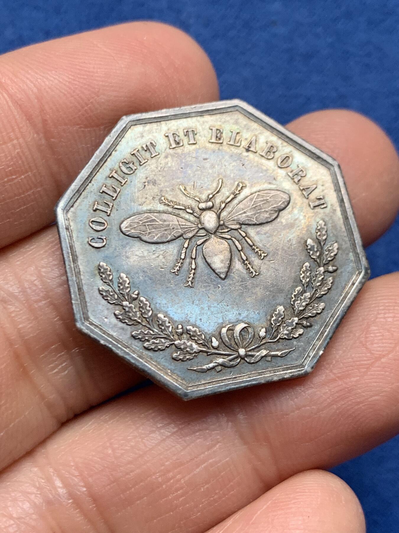 《竞宝斋》第461场 周日，周一，2场连拍 （全场包邮）欢迎送拍 法国早期无边铭银质八角代币，细节清晰，双面深彩包浆，直径：29.6mm，重：11.73g