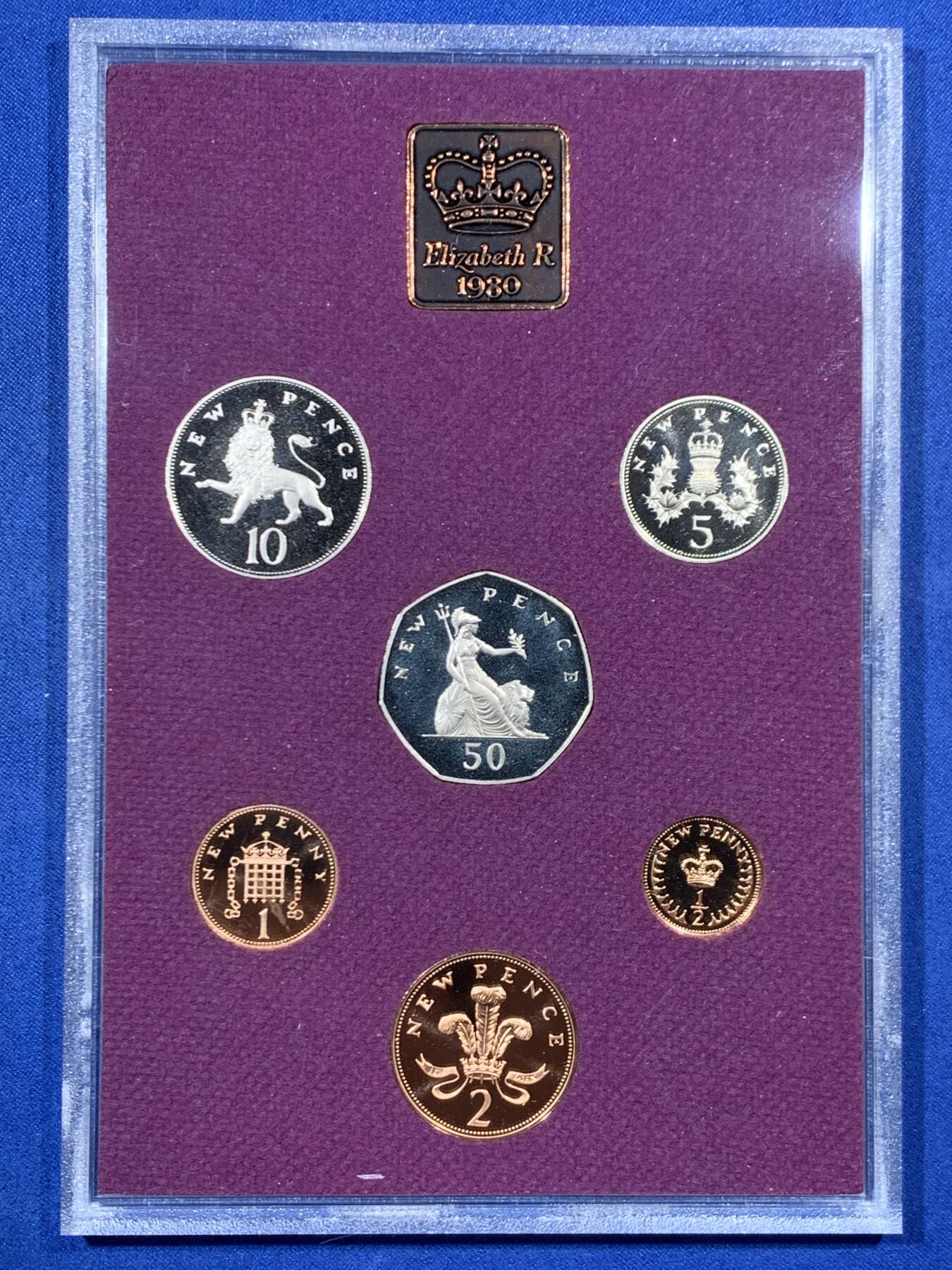 《竞宝斋》第461场 周日，周一，2场连拍 （全场包邮）欢迎送拍 英国1980年精制套币 礼品原装6枚币和1枚章