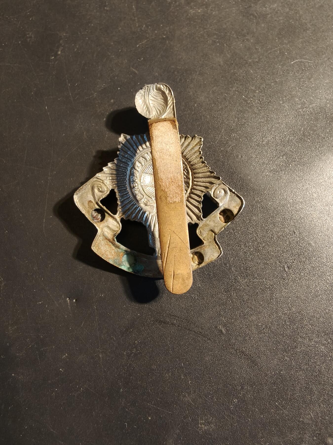 老王徽章第179期 英国皇家苏赛克斯步兵团帽徽    一战时期