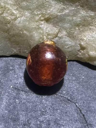 建国前后库存琥珀色祥云纹立体凤眼琉璃珠一颗， - 建国前后库存琥珀色祥云纹立体凤眼琉璃珠一颗，