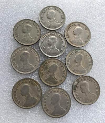 外国优质老铜币高银银币，周六九点倒数截拍，满百包邮，持续收拍 - 泰国拉玛九世普密蓬・阿杜德1 泰铢10枚，正面为国王侧面像，背面是泰国国徽（迦楼罗神鸟驮那莱王），币面铸泰文 “รัฐบาลไทย”（泰国政府），属泰国经典流通辅币，是东南亚钱币收藏的基础品种。