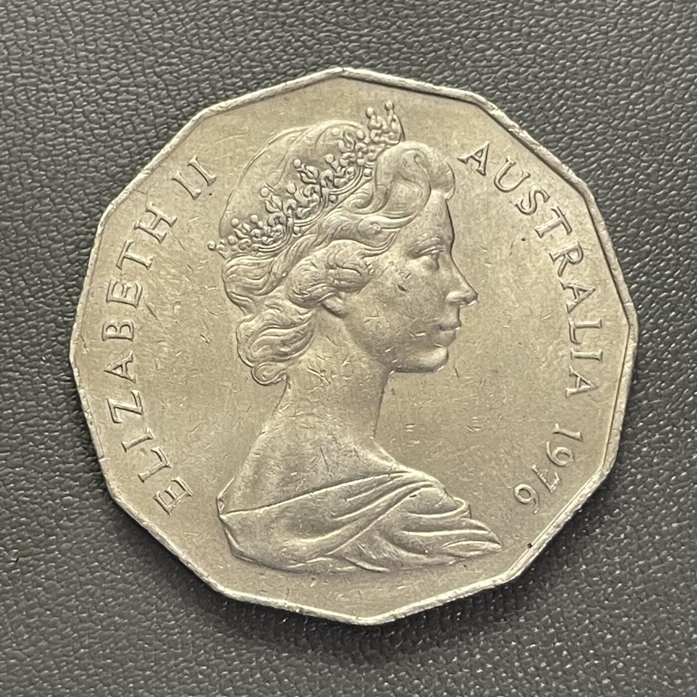 回流0201 澳大利亚1976年50分 花冠女王和国徽