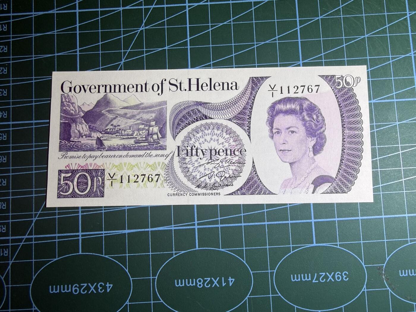 【炜奕收藏】，第五十八期，英属第三场 1979年圣赫勒拿50便士，UNC品相，号码无4