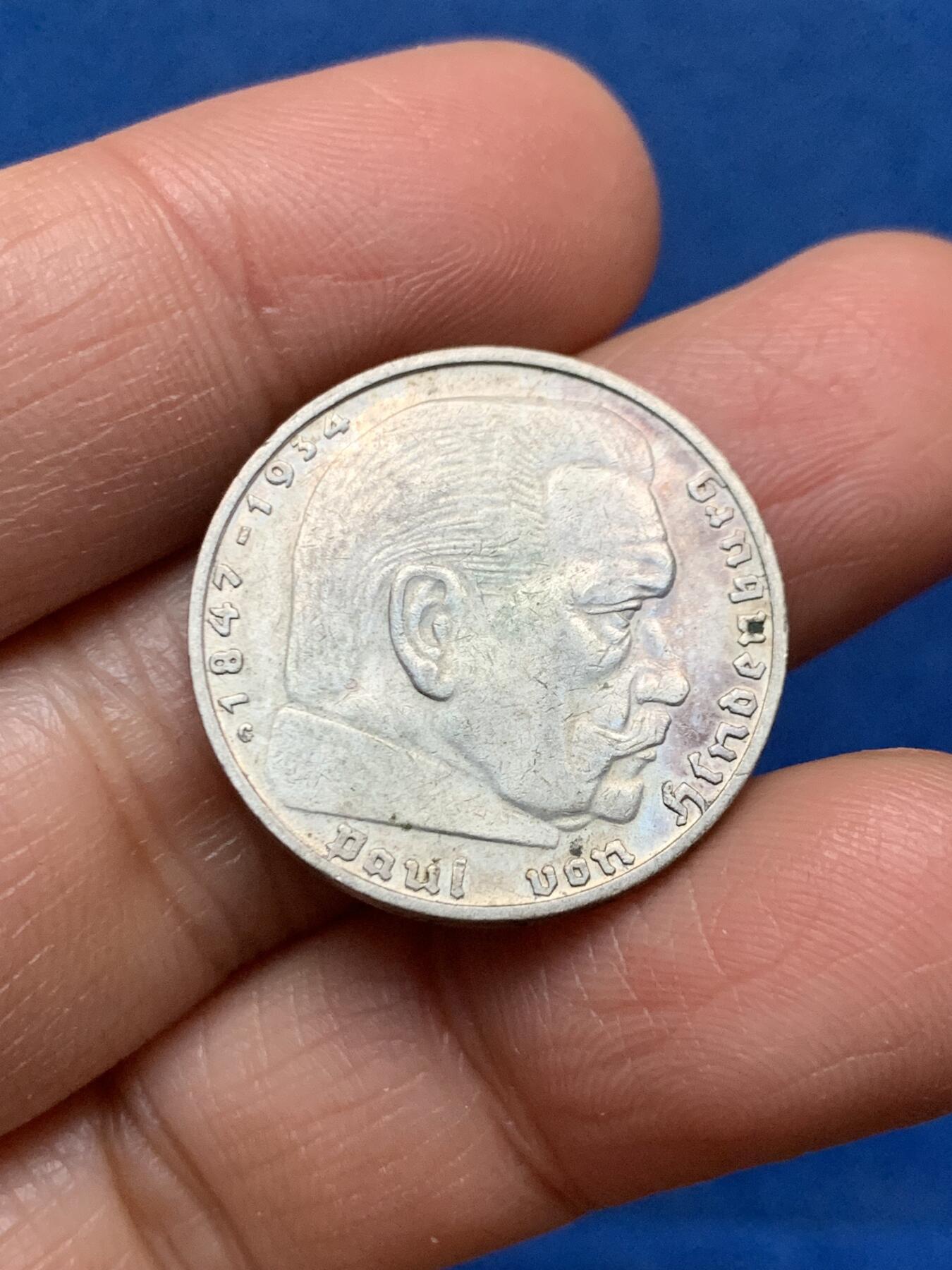 《竞宝斋》第462场 周日，周一，2场连拍 （全场包邮）欢迎送拍 德国1937年兴登堡2马克银币 7.9克