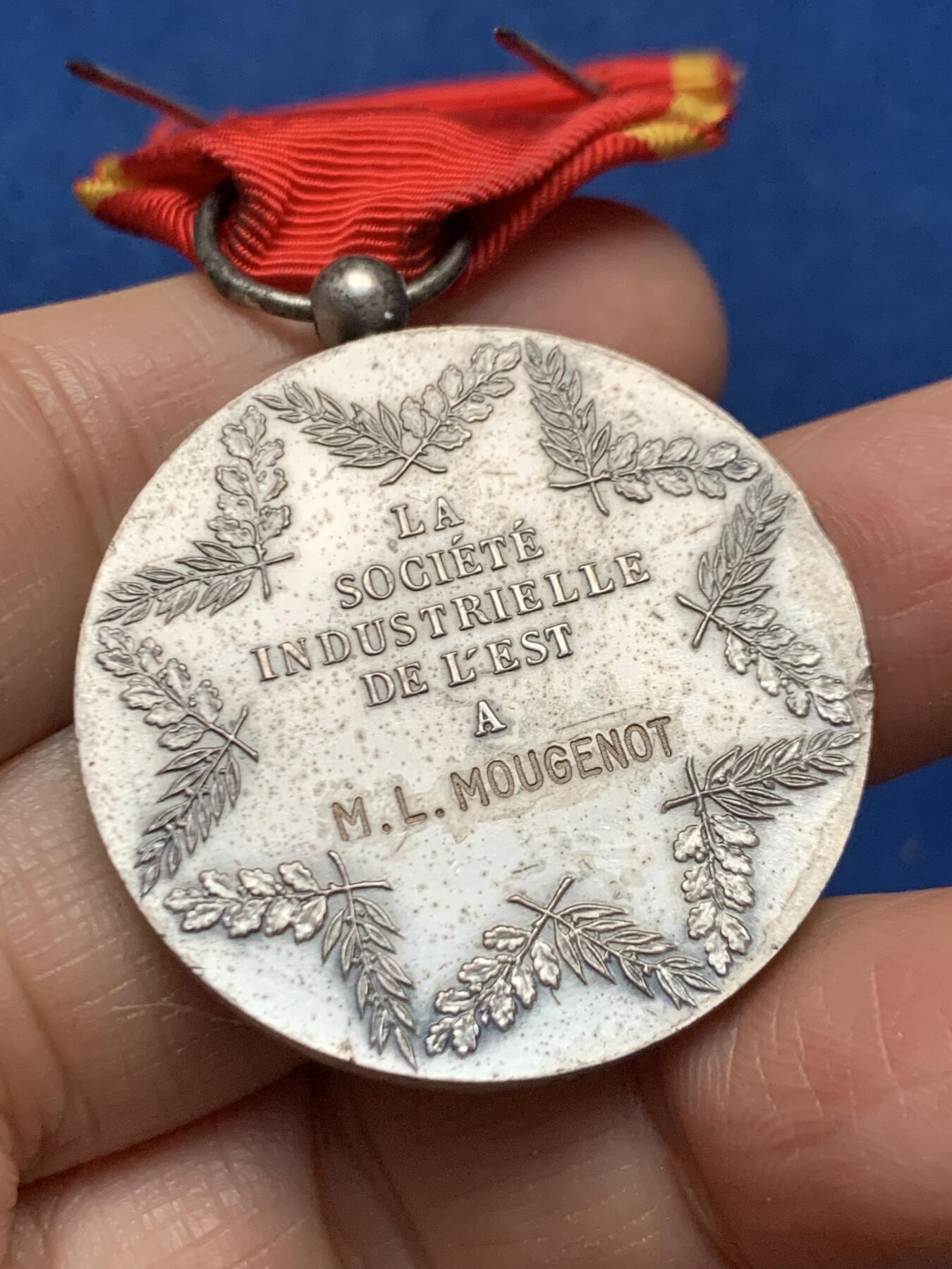 《竞宝斋》第462场 周日，周一，2场连拍 （全场包邮）欢迎送拍 法国东部工业协会银章 有银标 实发带刻名 带银标 总重约30.8g