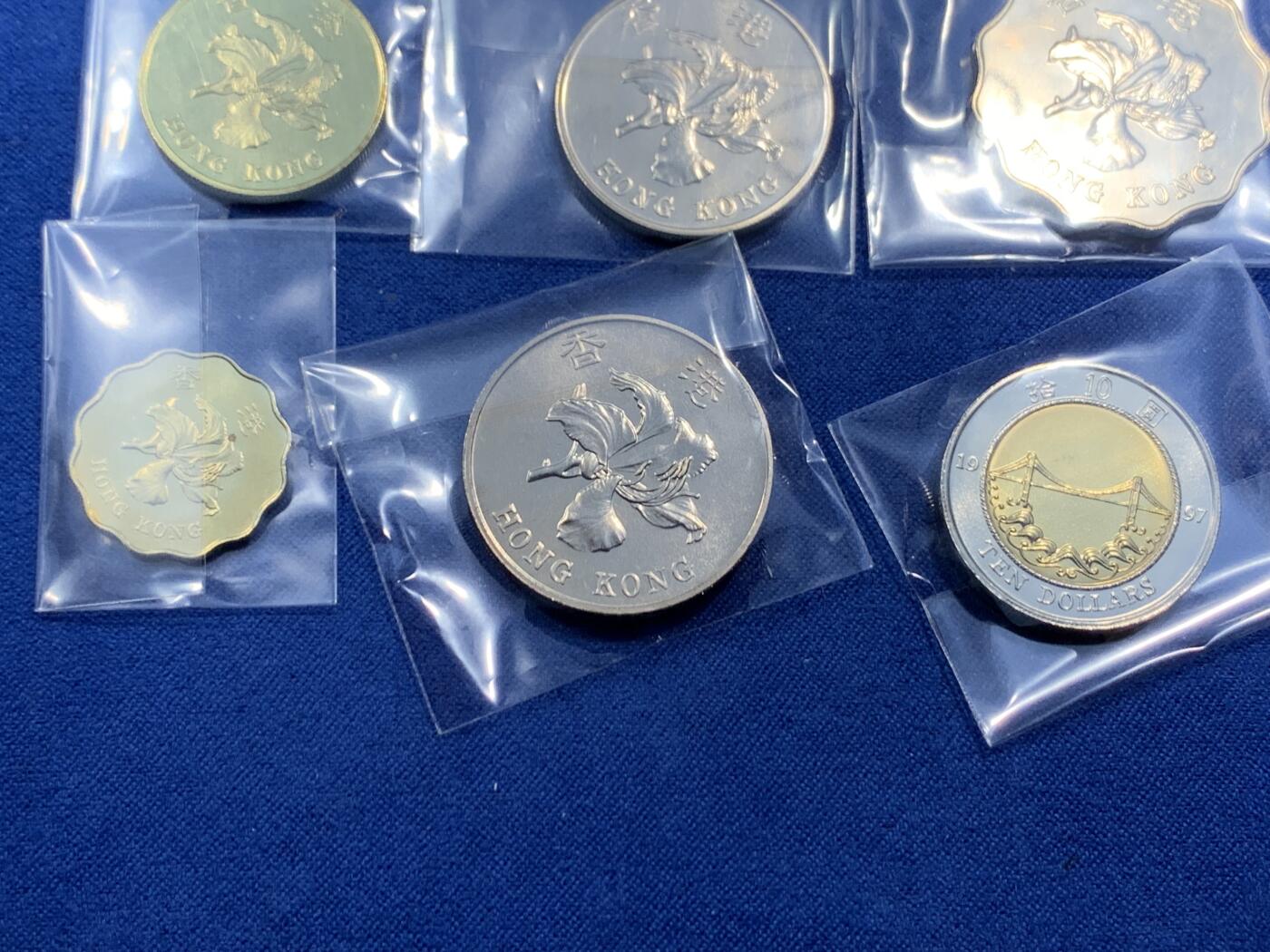 《竞宝斋》第462场 周日，周一，2场连拍 （全场包邮）欢迎送拍 香港1997回归纪念币一组 细节见图