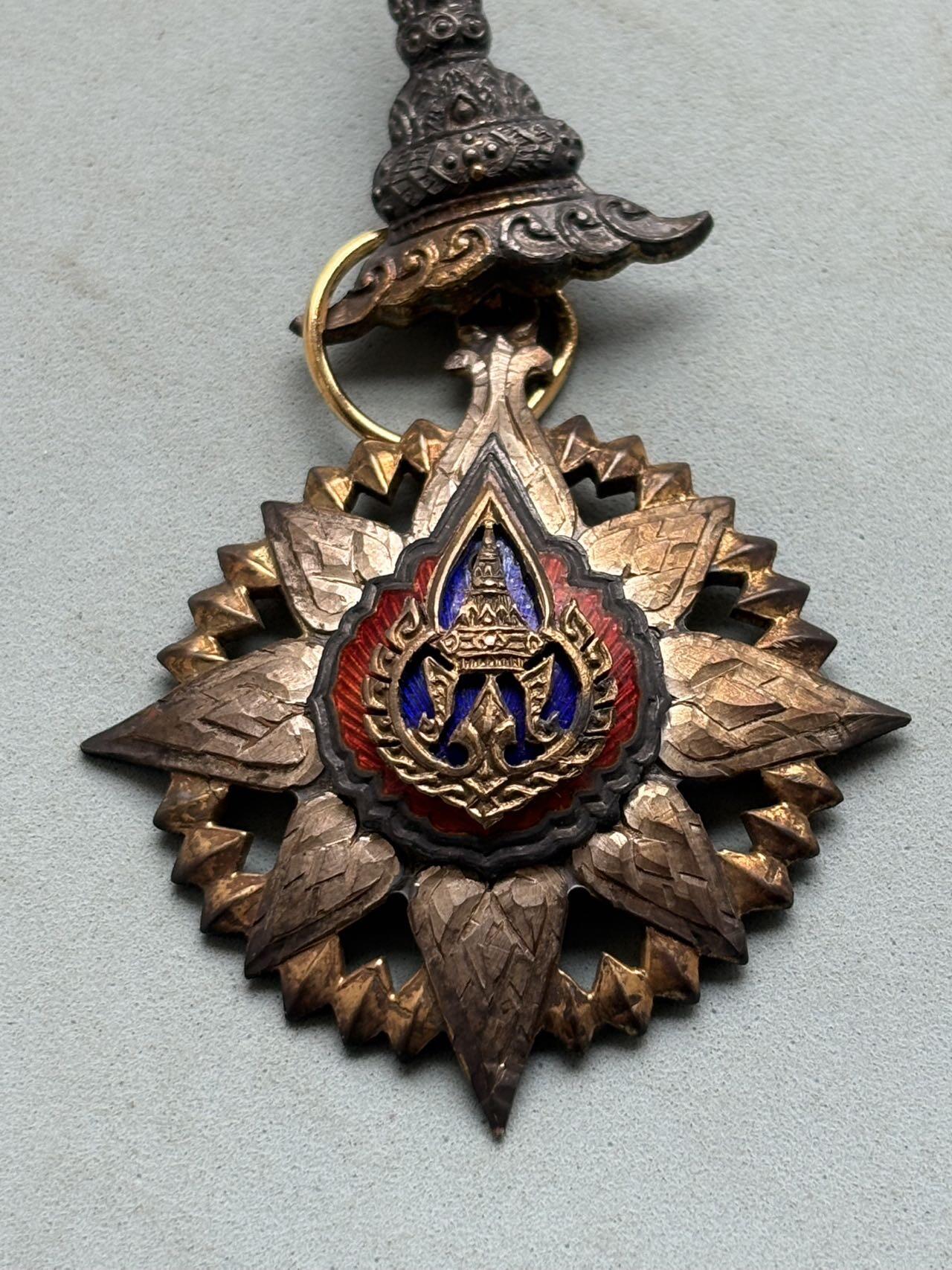 盛世勋华——号角文化勋章邮票专场拍卖第303期 泰国指挥官级王冠勋章 银制 重24克，银价400+