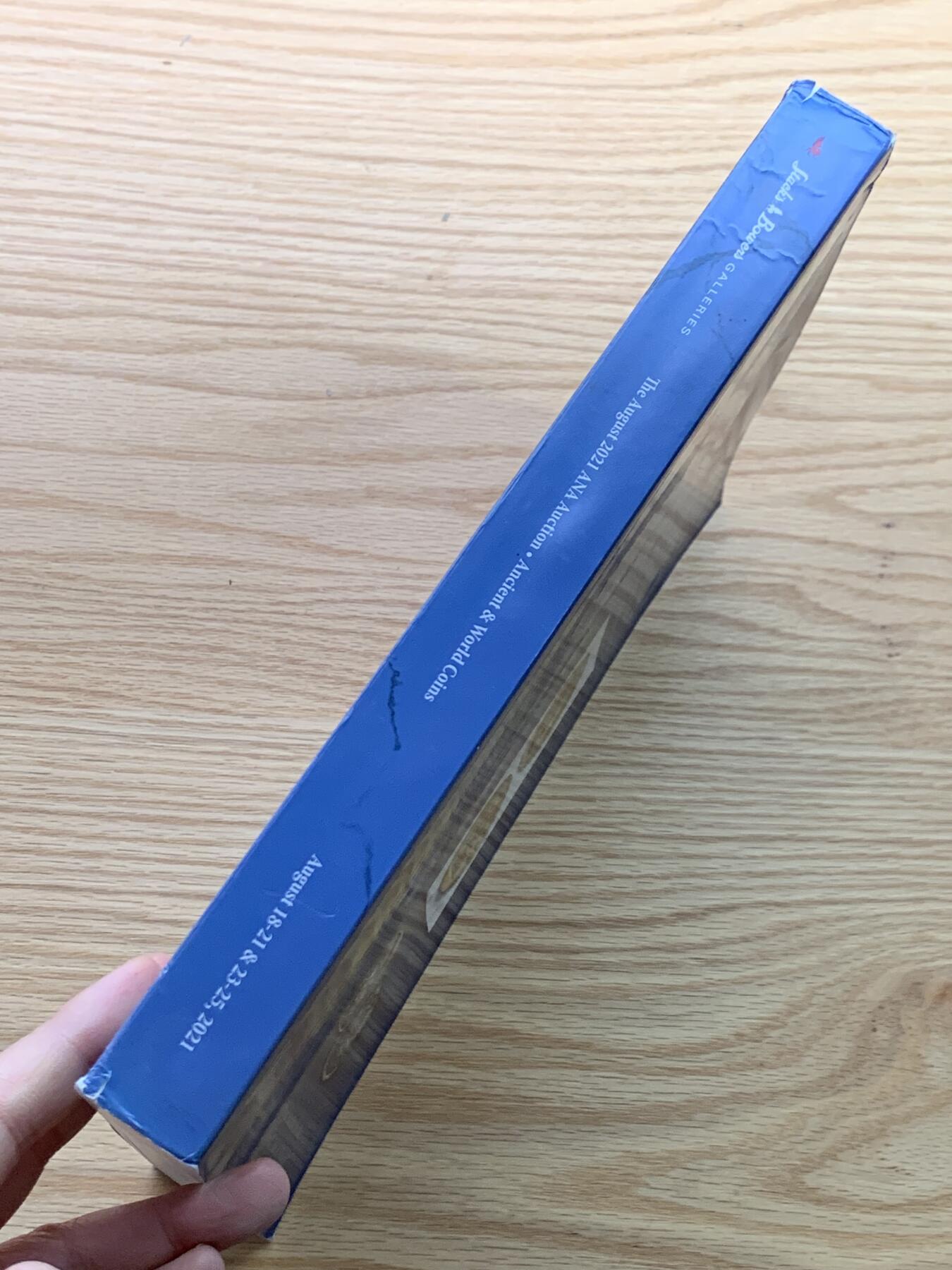 《竞宝斋》第462场 周日，周一，2场连拍 （全场包邮）欢迎送拍 SBP 2021世界钱币拍卖目录 大开本全彩印 厚达576页 重达2公斤