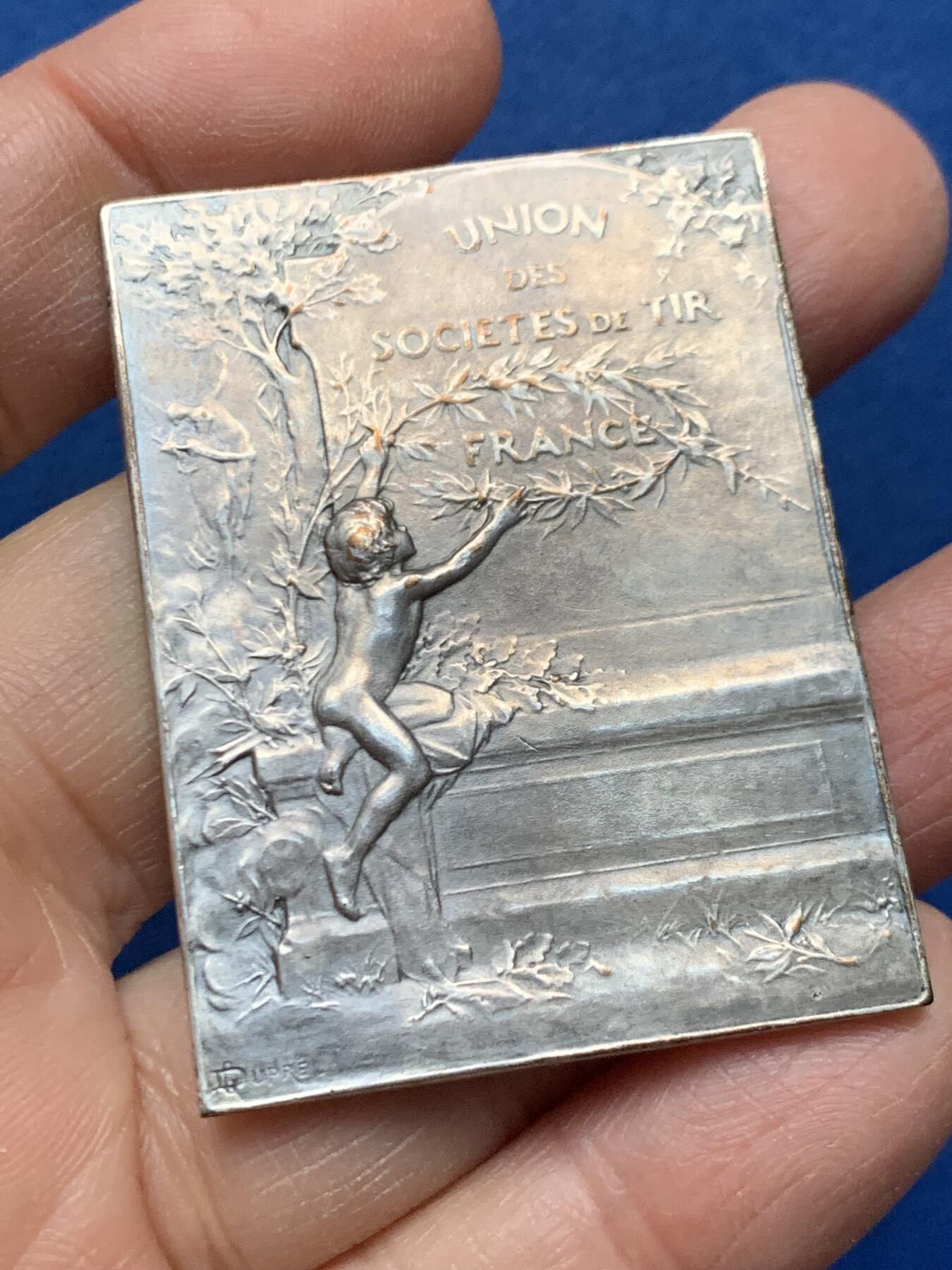 《竞宝斋》第462场 周日，周一，2场连拍 （全场包邮）欢迎送拍 法国军事战争准备镀银铜章 34.4克 50.8*38.2mm 丰饶角铜标