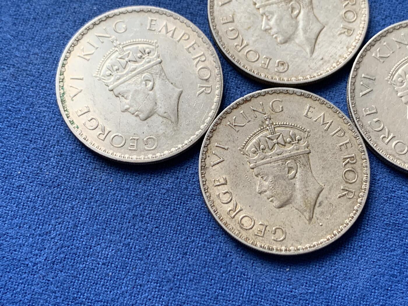 《竞宝斋》第462场 周日，周一，2场连拍 （全场包邮）欢迎送拍 四枚一组 印度1940年乔治六世1卢比银币 总重46.3克