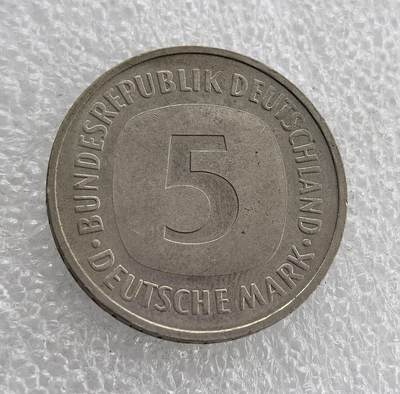 外国优质老铜币高银银币，周六九点倒数截拍，满百包邮，持续收拍 - 西德1991 年 5 马克镍币，正面铸面值与联邦德国国名，背面饰经典联邦鹰图案并带 F 版标识。1991 年为两德统一后首年，设计简约大气，品相完整，见证德国统一历史，是欧洲货币收藏的精品，历史与收藏价值兼具。