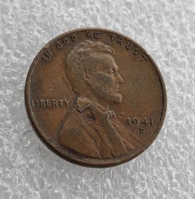 外国优质老铜币高银银币，周六九点倒数截拍，满百包邮，持续收拍 - 美国1941-D 版林肯 1 分铜币，D 版（丹佛造币厂）标识清晰，正面铸林肯头像、“IN GOD WE TRUST” 与 “LIBERTY”，属二战爆发前夕经典麦穗版，包浆自然醇厚、品相完整，是美国战时货币收藏的特色品种，历史与收藏价值兼具。