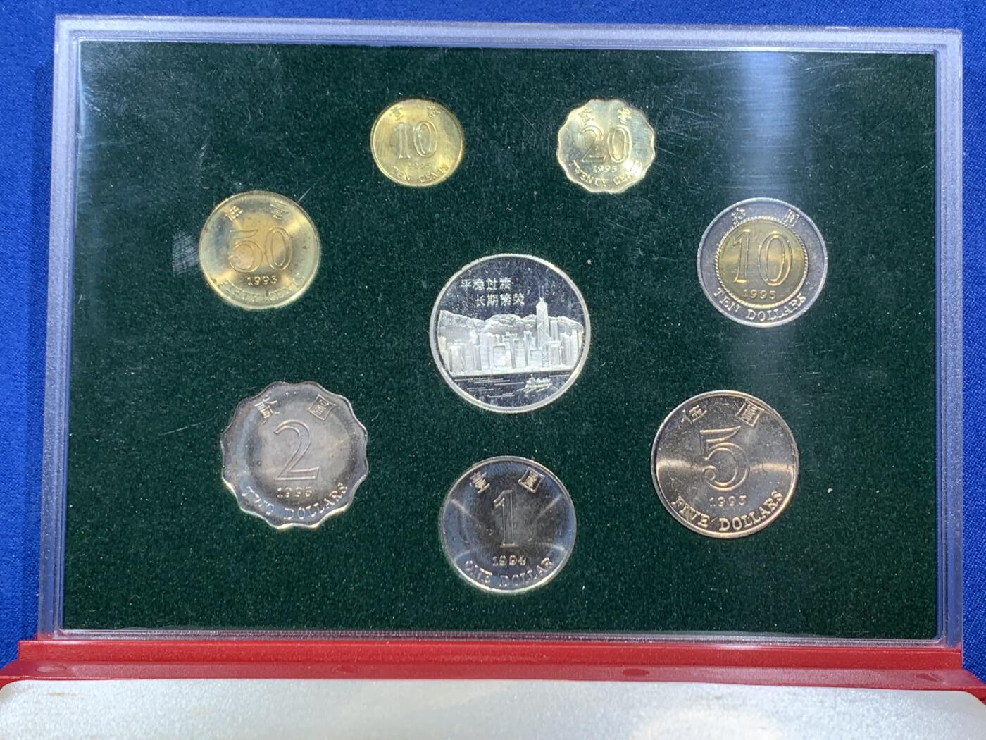 《竞宝斋》第462场 周日，周一，2场连拍 （全场包邮）欢迎送拍 迎接香港回归祖国纪念银章（12g Ag999）和硬币一组八枚，全部原光卷拆品相