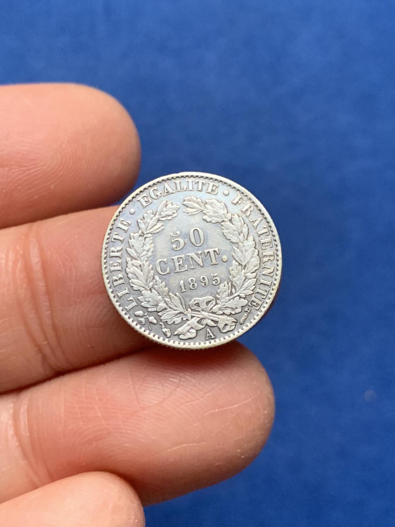 《竞宝斋》第462场 周日，周一，2场连拍 （全场包邮）欢迎送拍 两枚一组 法国1850年谷物女神20分银币，1895年谷物女神50分银币，法郎辅币少见。