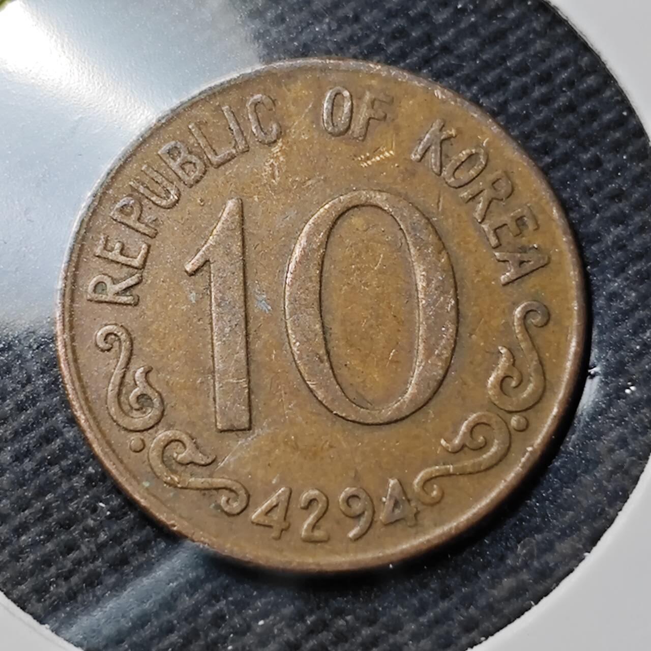 KK钱币收藏小铺  第389期  2月预留时间 周末发货  4294韩国10韩元铜币木槿花铜币