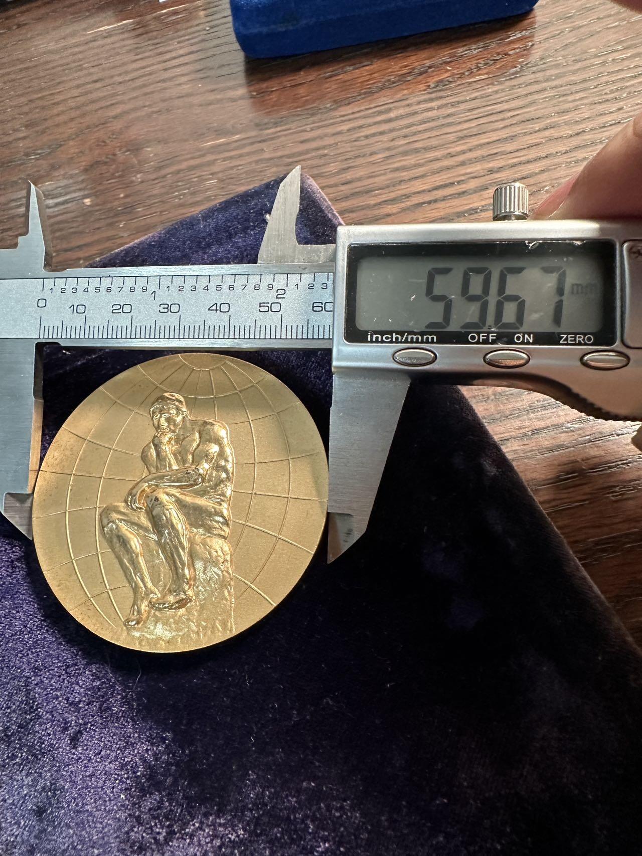 蒂克钱币-第57场 日本章 企业章拍卖  日本三井金属矿业株式会社镀金社长表彰纪念章60mm 108g