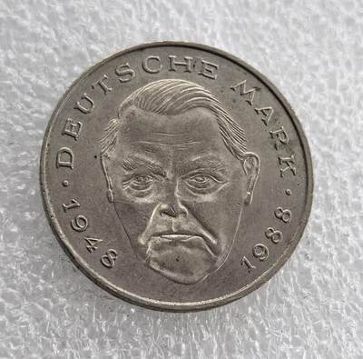 外国优质老铜币高银银币，周六九点倒数截拍，满百包邮，持续收拍 - 西德 1989 年2 马克镍币，正面铸阿登纳头像（1948-1988）与国名，纪念其执政 40 年；背面联邦鹰配面值、F 版标识，设计经典。品相完好，见证德国战后历史，是欧洲货币收藏的精品，兼具历史与收藏价值。