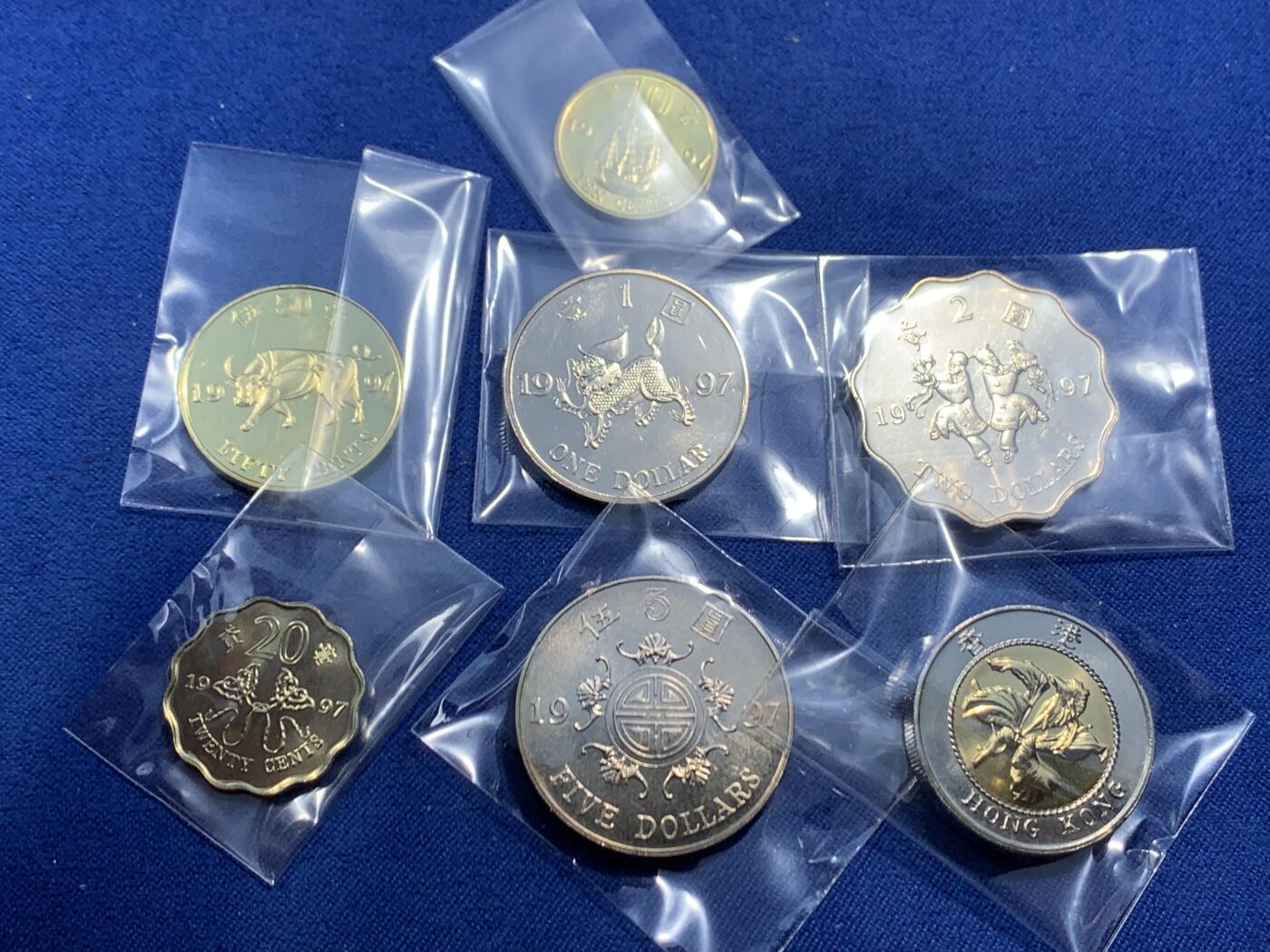 《竞宝斋》第462场 周日，周一，2场连拍 （全场包邮）欢迎送拍 香港1997回归纪念币一组 细节见图