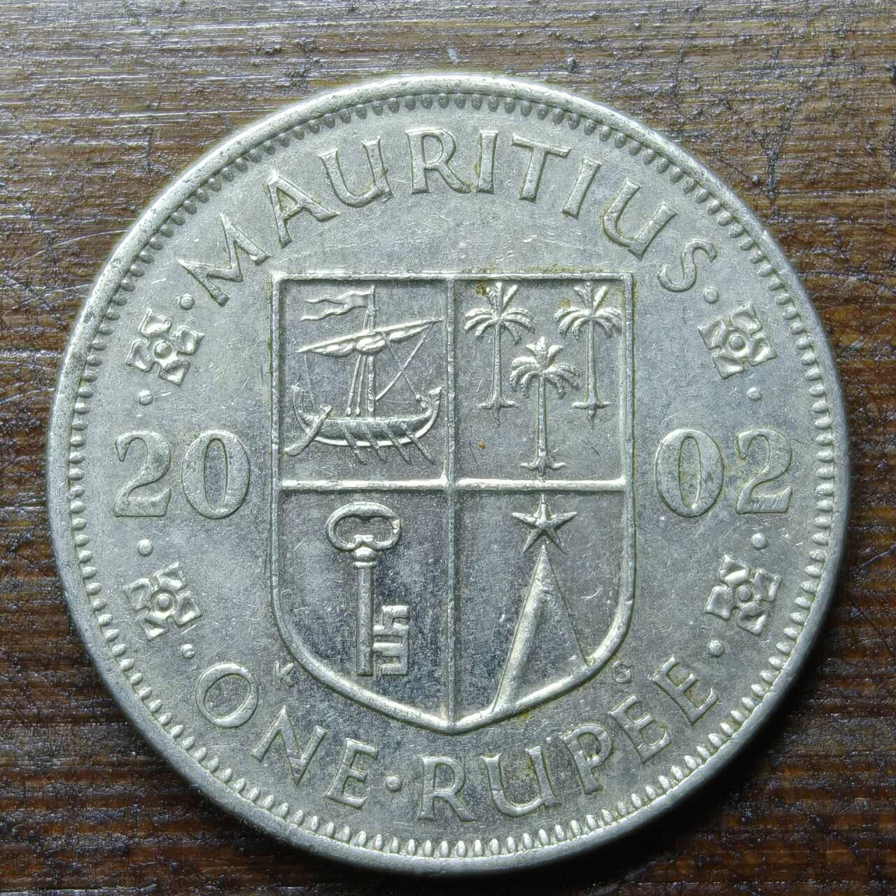 【铜匠收藏】★第140场★散币场。不寄存，30包邮。不满30元，支付5元运费。《接受代拍 代送NGC评级》 92【无寄存】2002年 毛里求斯 1卢比