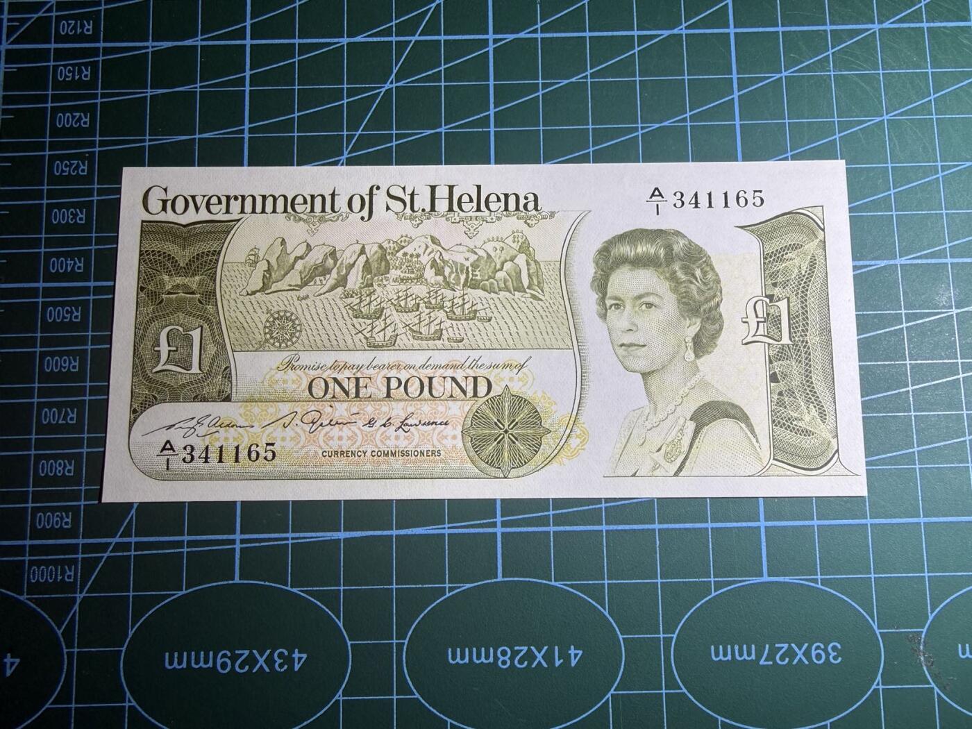 【炜奕收藏】，第五十八期，英属第三场 1981年圣赫勒拿1镑，UNC品相