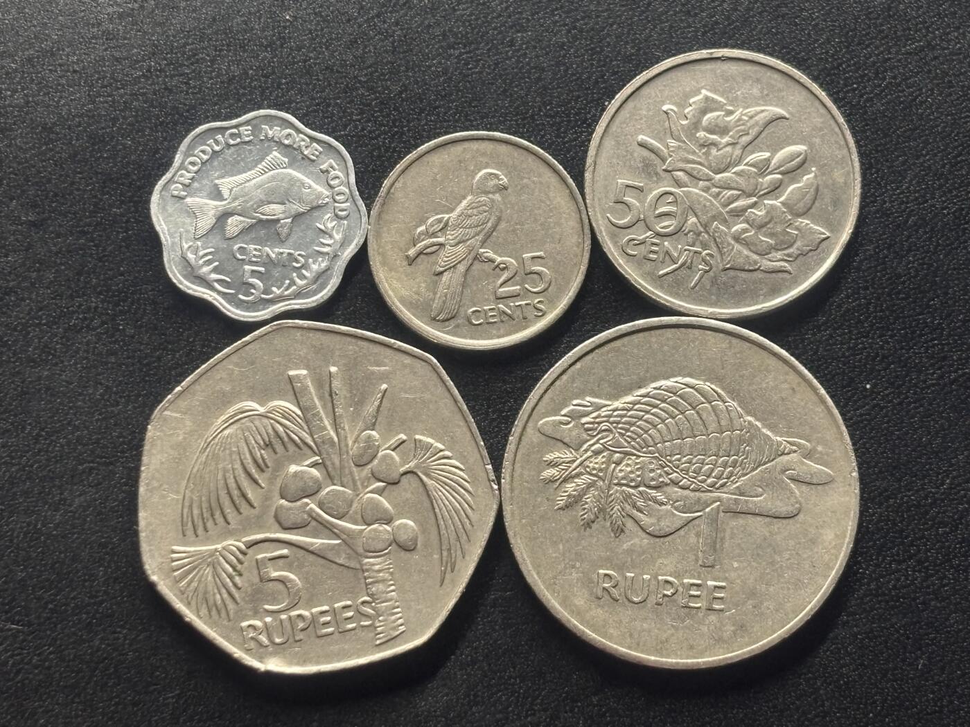 邮泉阁限时拍卖第四十场 非洲专场（硬币在国外。请付邮费6元。） 塞舌尔1977年5枚